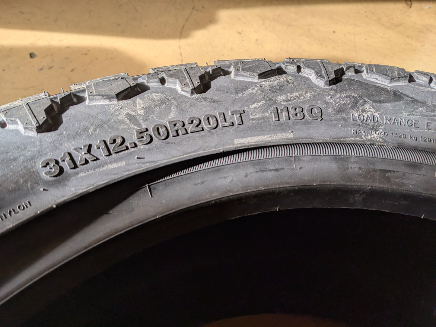 VENOM POWER TERRA HUNTER R/T + LT 31 12.50 20 118Q E RUGGED TERRAIN TIRE CVPRT04