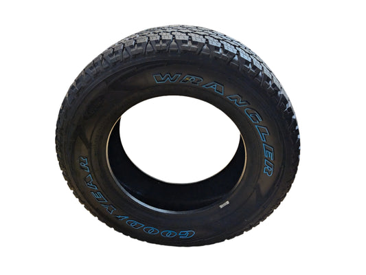 GOODYEAR WRANGLER ALL-TERRAIN ADV. W/ KEVLAR OWL P 265 65 18 114T TIRE 758068571