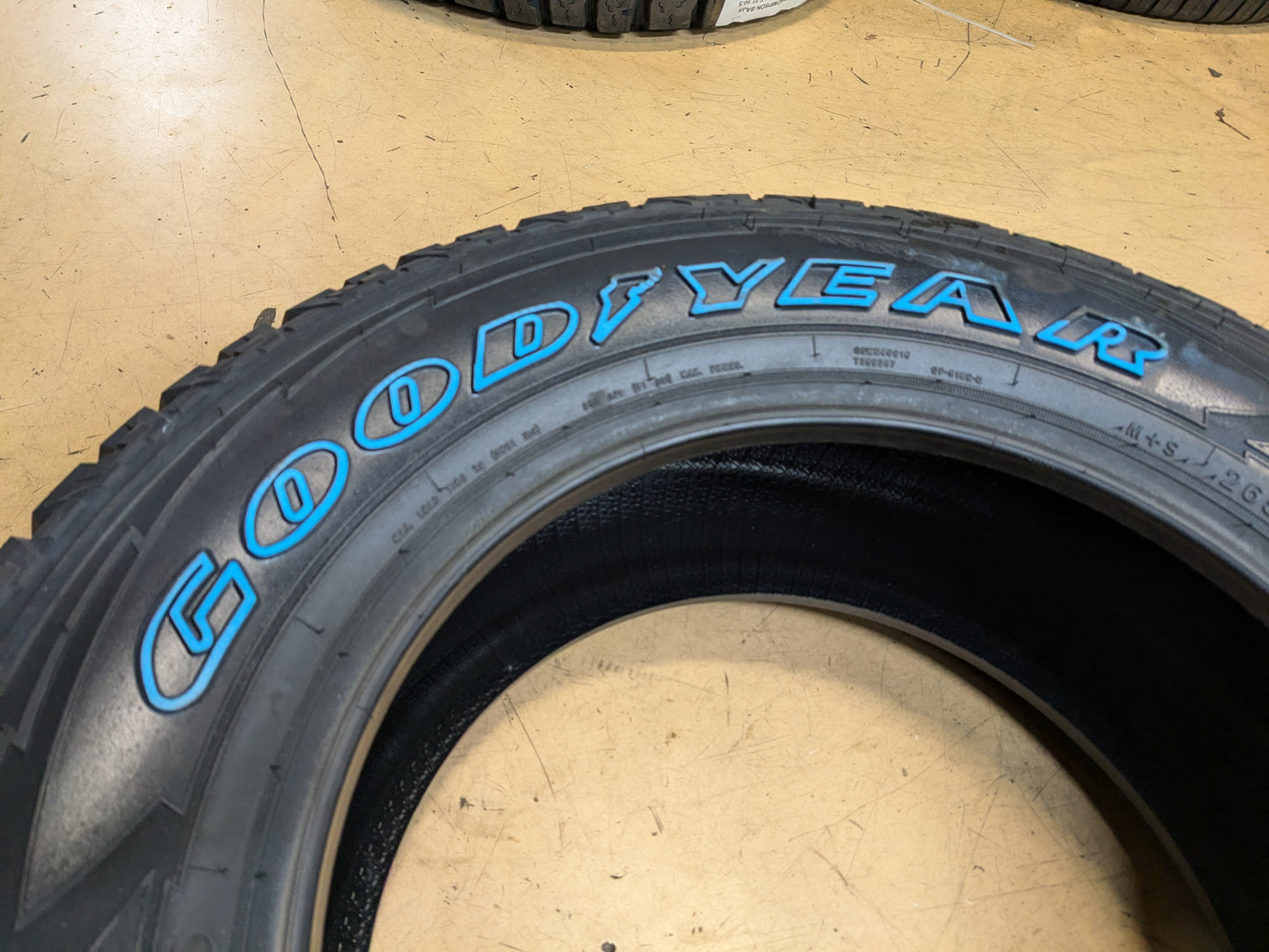 GOODYEAR WRANGLER ALL-TERRAIN ADV. W/ KEVLAR OWL P 265 65 18 114T TIRE 758068571