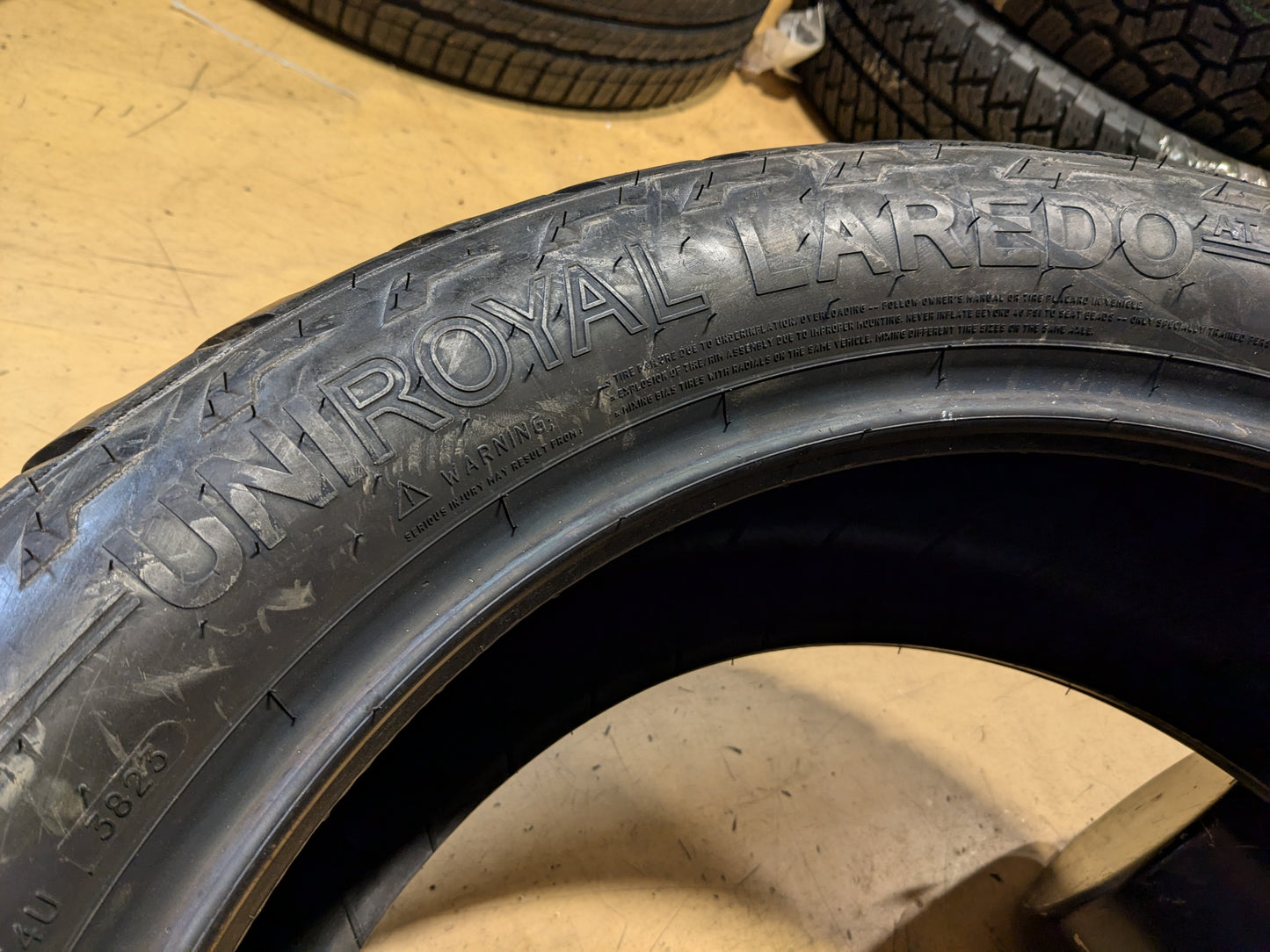 UNIROYAL LAREDO AT BSW P 275 50 22 115H XL ALL SEASON TIRE 17131