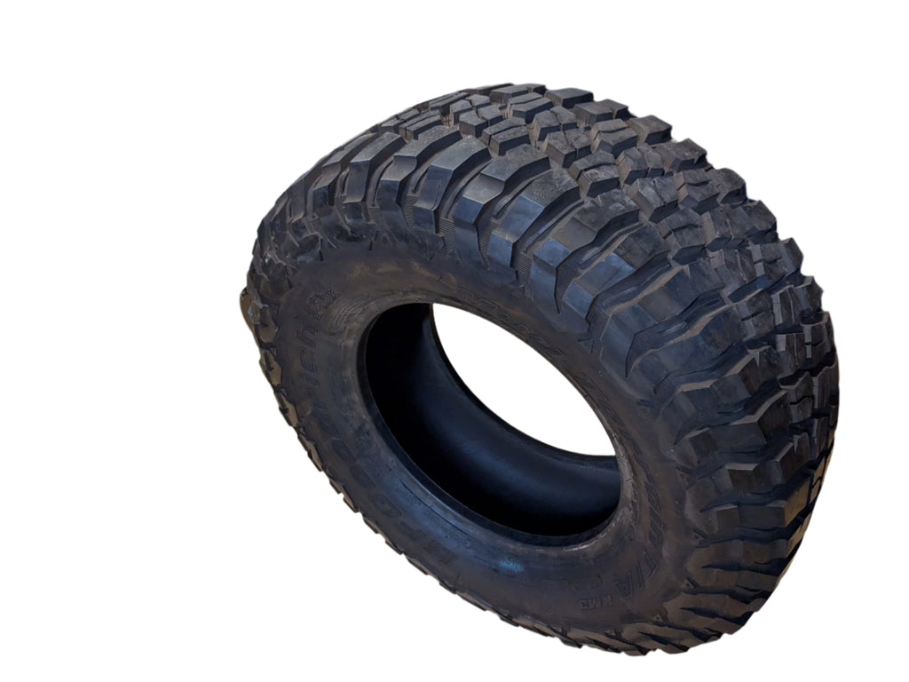 NOS BFGOODRICH MUD-TERRAIN T/A KM3 BSW P 315 70 17 121Q  TIRE 69713