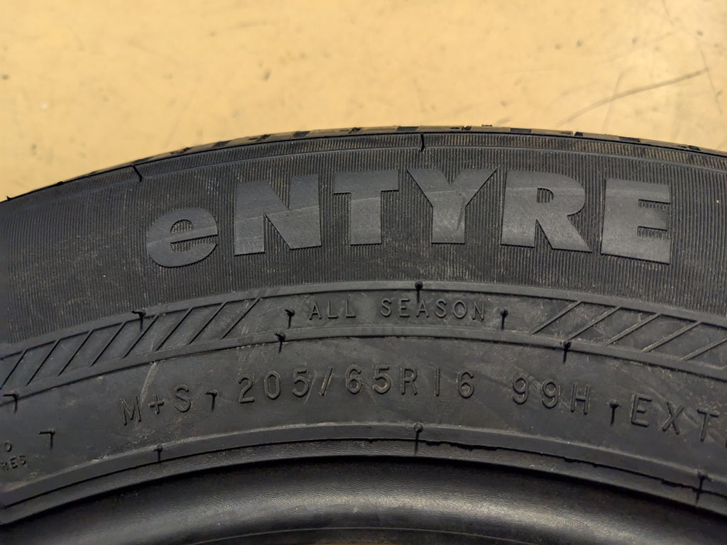 NOS NOKIAN ENTYRE BSW P 205 65 16 99H XL TIRE T428468