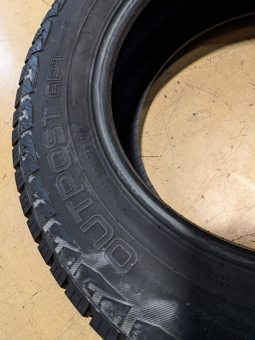 NOKIAN OUTPOST APT BSW P 225 65 17 102H ALL TERRAIN TIRE T432099