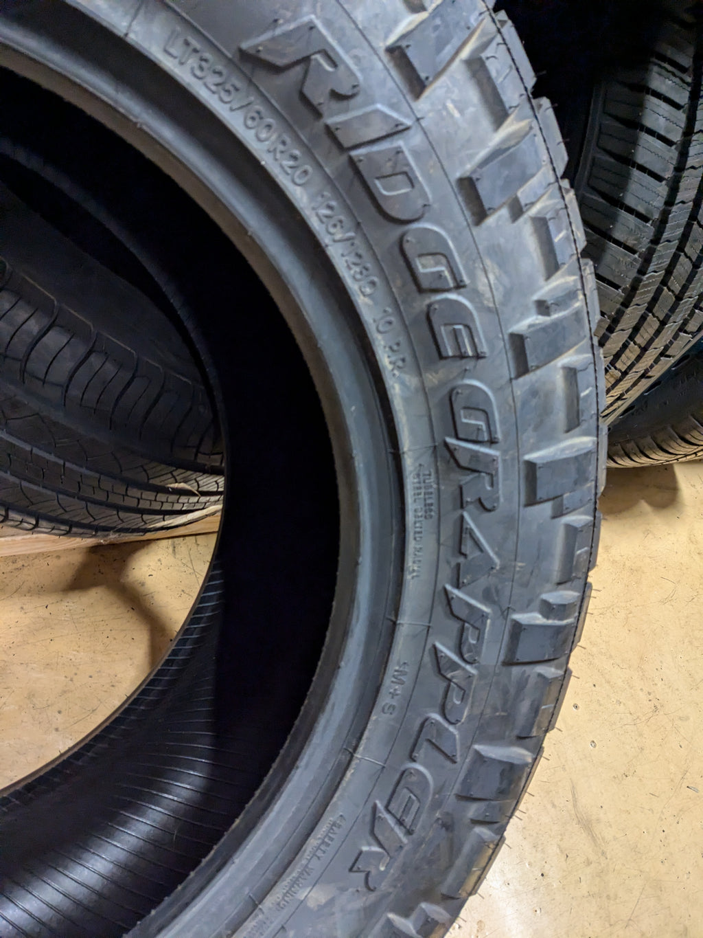 NOS NITTO RIDGE GRAPPLER BSW LT 325 60 20 126/123Q E ALL TERRAIN TIRE 217440