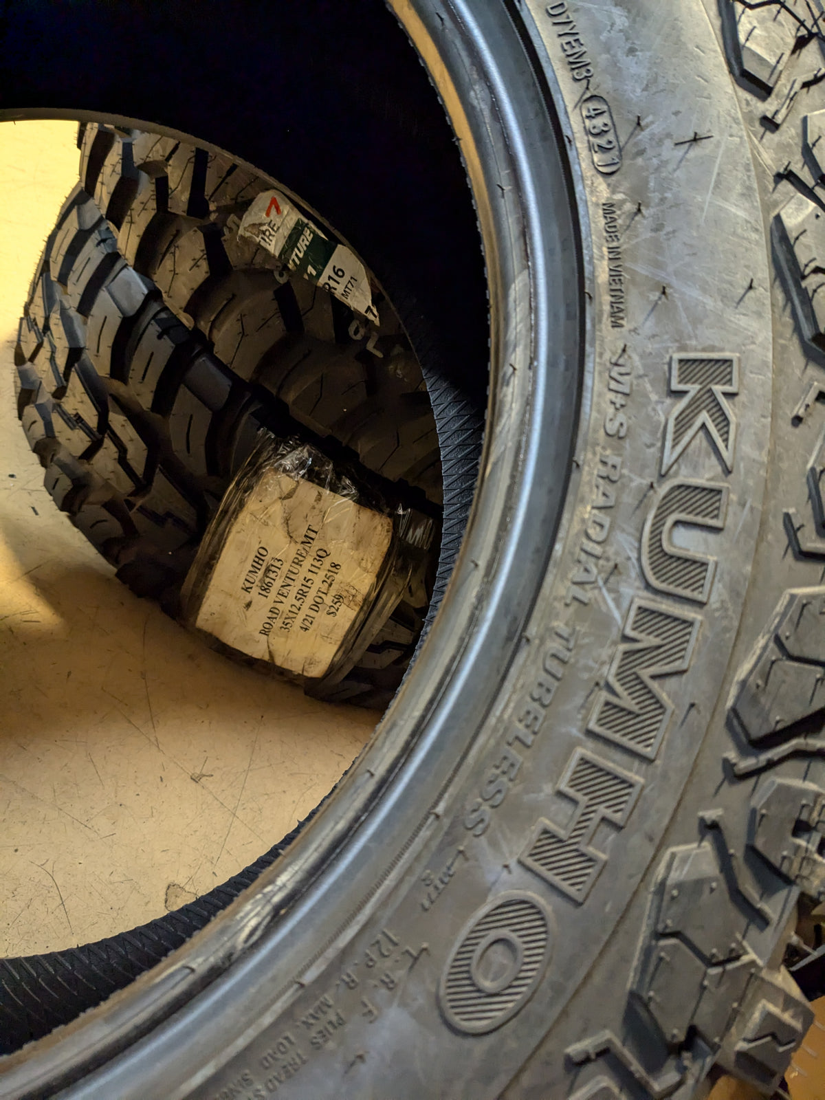 KUMHO ROAD VENTURE MT71 BSW LT 33 12.50 20LT 119Q F MUD TERRAIN TIRE 2262523