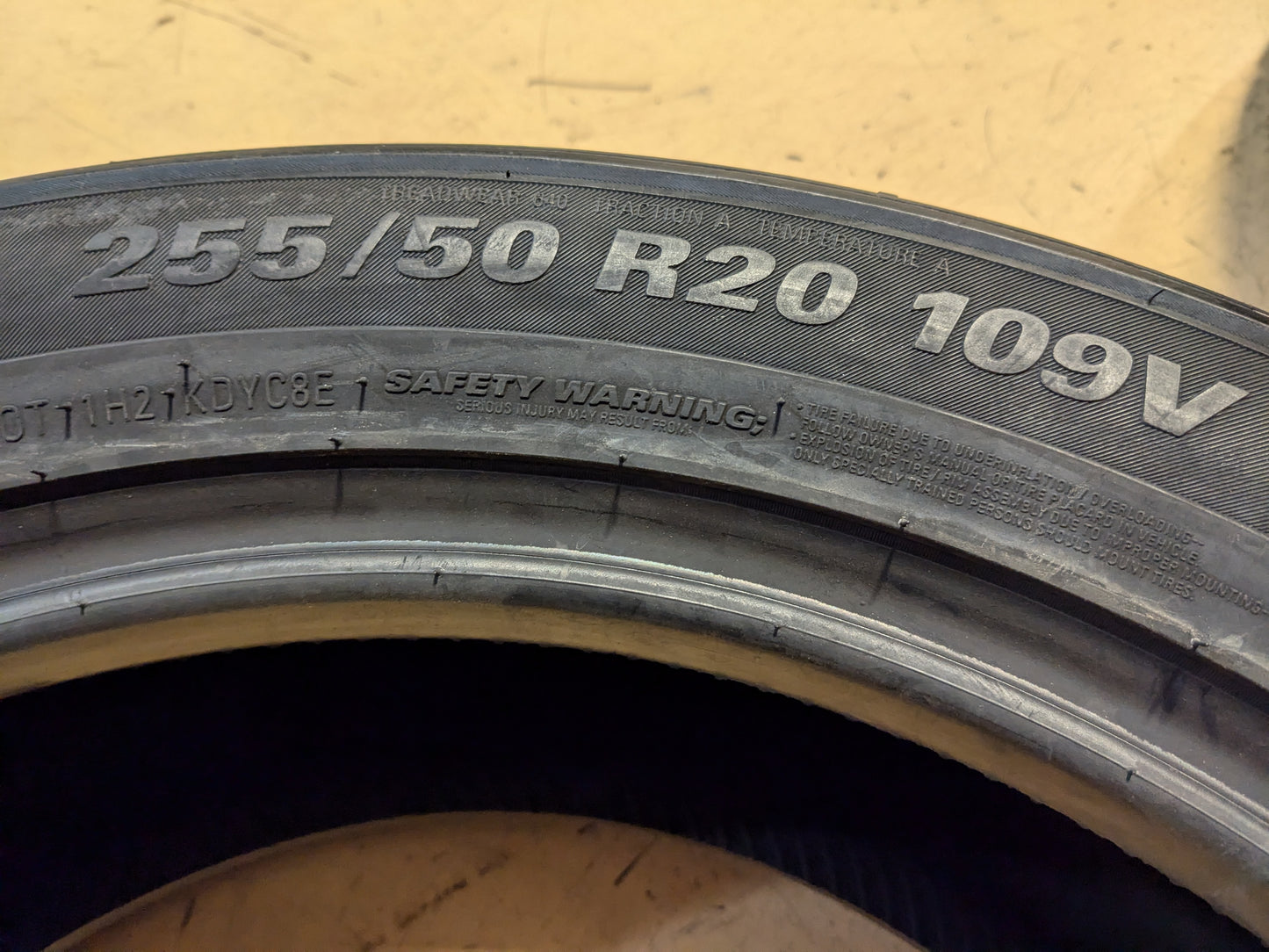 NOS KUMHO CRUGEN HP71 BSW P 255 50 20 109V XL ALL SEASON TIRE 2230073