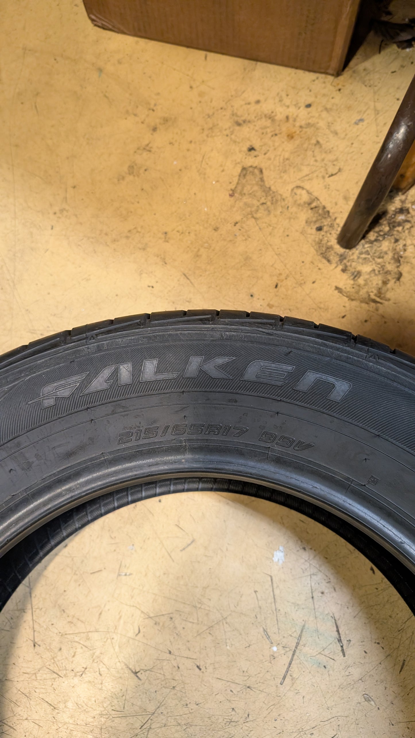 NOS FALKEN ZIEX ZE 914A ECORUN BSW P 215 65 17 99V UHP TIRE 59000240