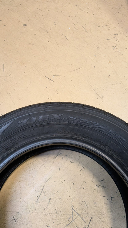 NOS FALKEN ZIEX ZE 914A ECORUN BSW P 215 65 17 99V UHP TIRE 59000240