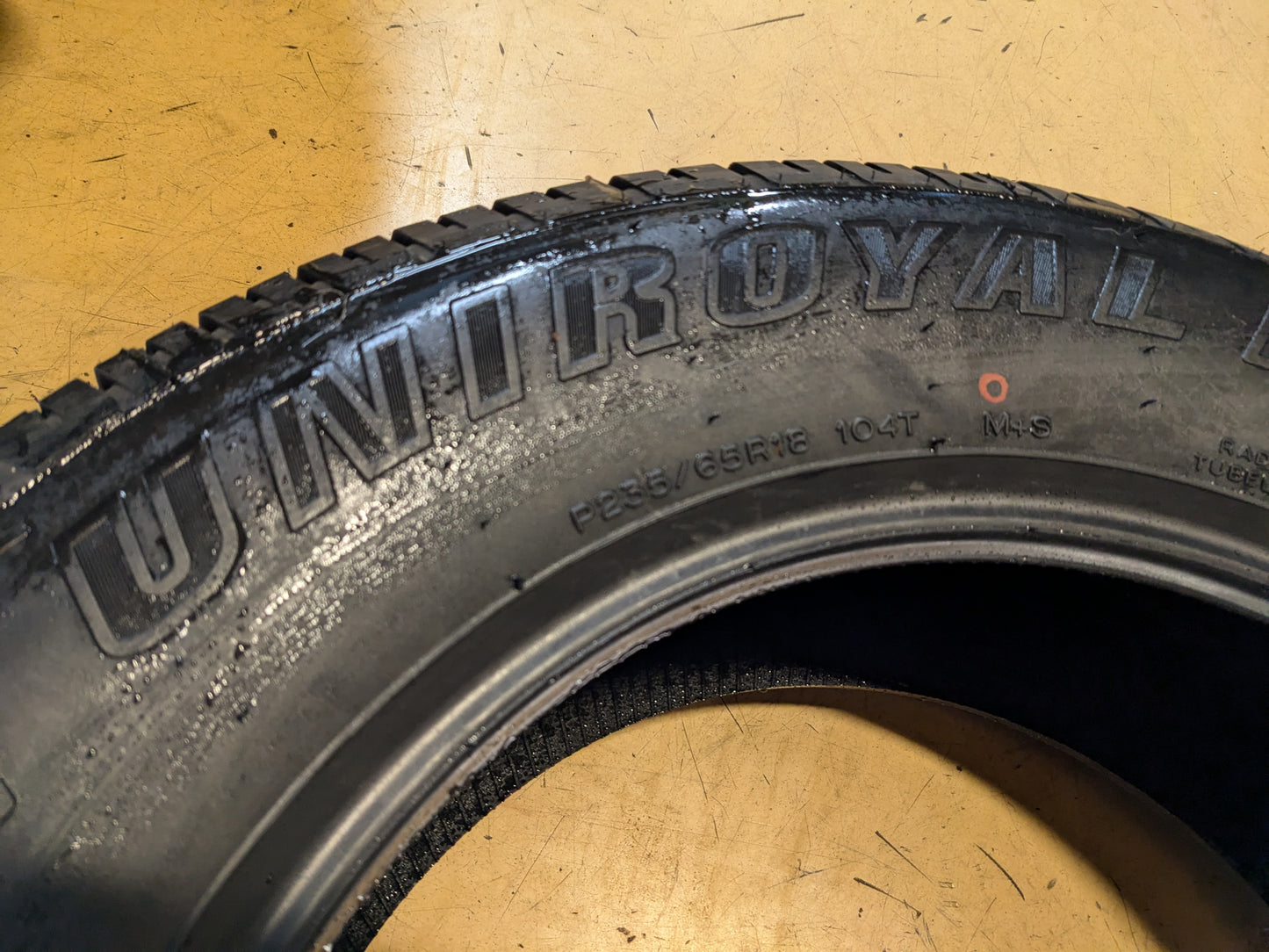 UNIROYAL LAREDO CROSS COUNTRY TOUR BSW P 235 65 18 104T ALL SEASON TIRE 24461