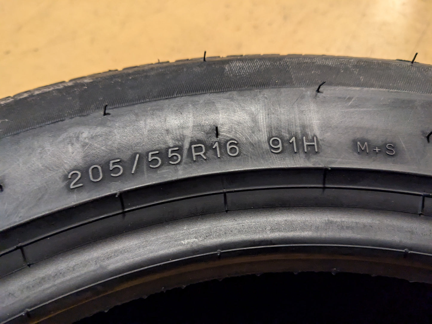 UNIROYAL TIGER PAW TOURING AS BSW P 205 55 16 91H ALL SEASON TIRE 01571