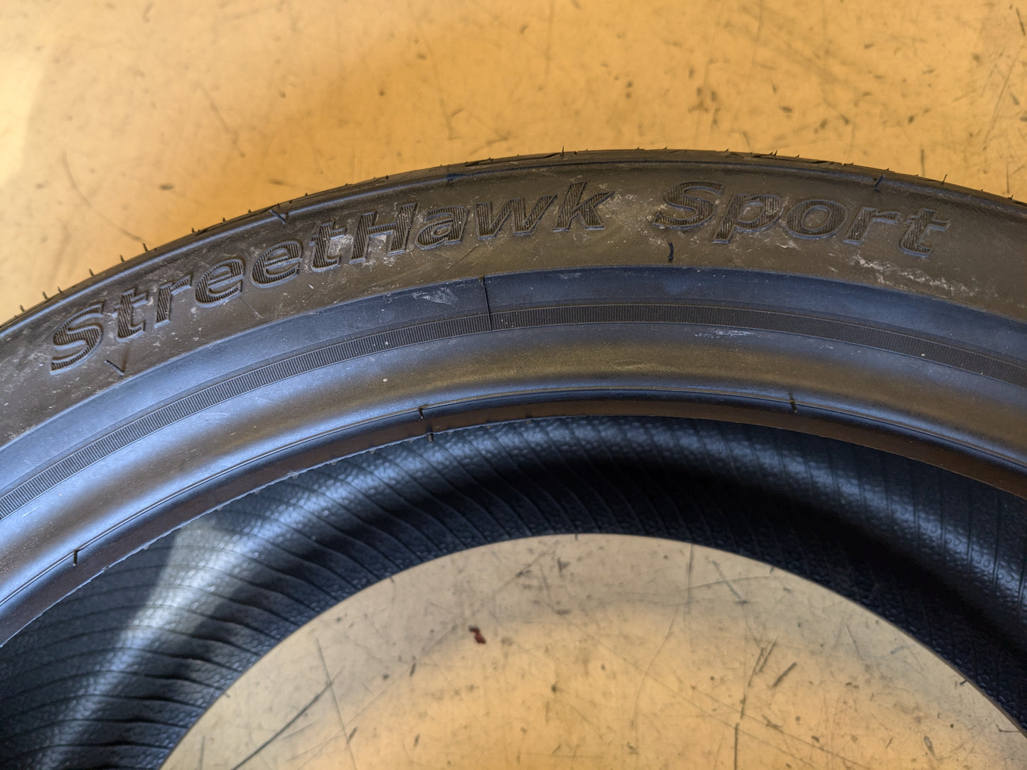 ACHILLES STREET HAWK SPORT BSW P 225 40 18 92W XL UHP TIRE ASH78