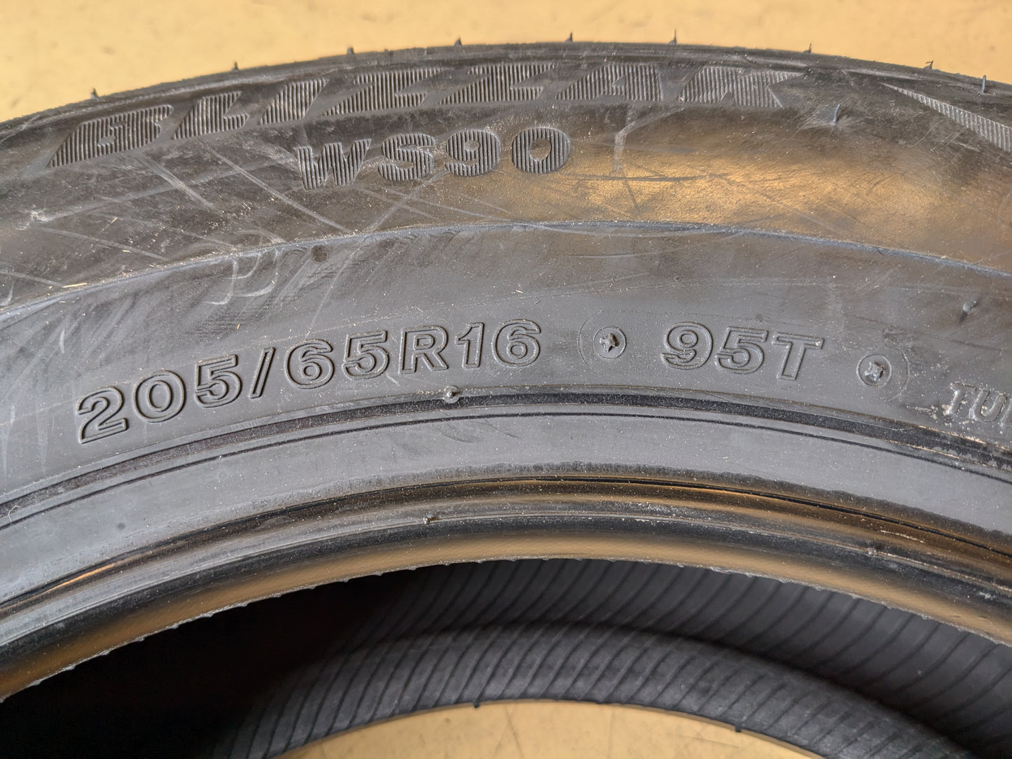 BRIDGESTONE BLIZZAK WS90 BSW P 205 65 16 95T SL WINTER TIRE 001163