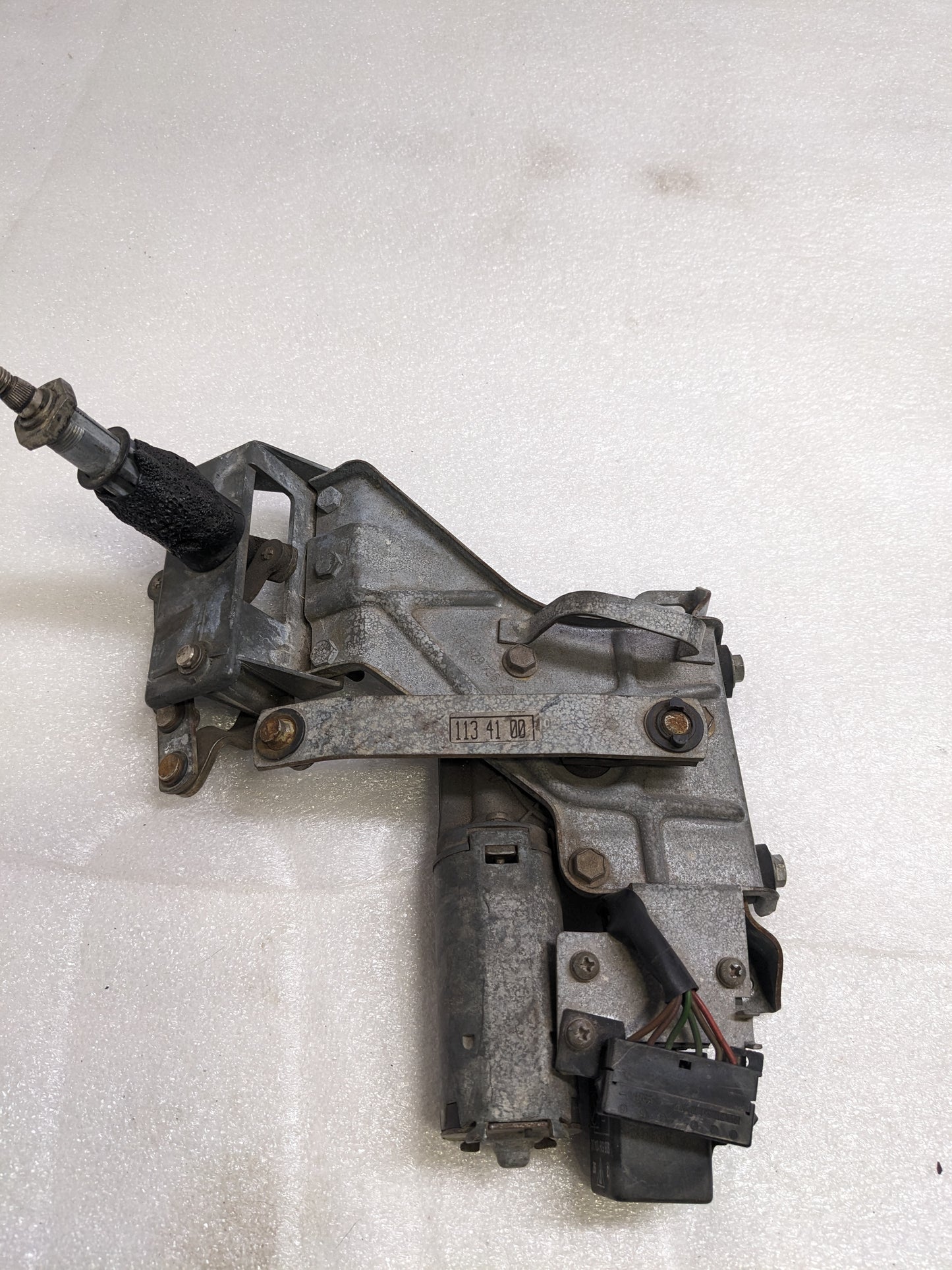 PORSCHE 96462812000/96262808700 WIPER MOTOR WITH BLADE MOUNT BRACKET FOR  911 (1989-1998) USED R23T6