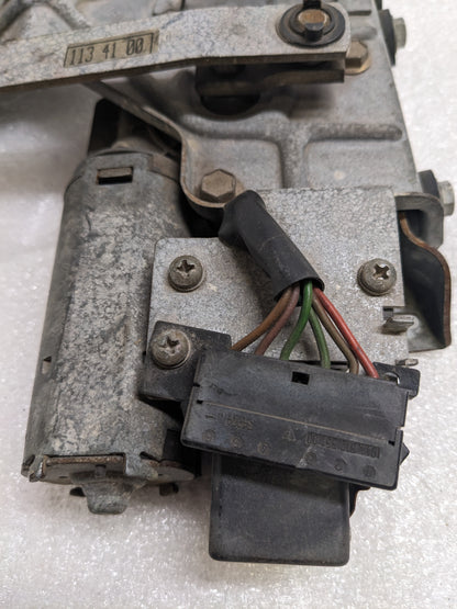 PORSCHE 96462812000/96262808700 WIPER MOTOR WITH BLADE MOUNT BRACKET FOR  911 (1989-1998) USED R23T6