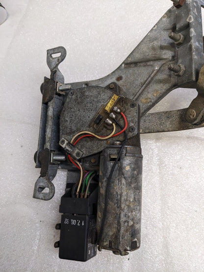 PORSCHE 96462812000/96262808700 WIPER MOTOR WITH BLADE MOUNT BRACKET FOR  911 (1989-1998) USED R23T6