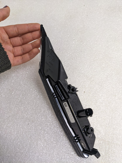 PORSCHE 9J0953041B TURN SIGNAL REPEATER LEFT FOR 2019-2023 TAYCAN NEW R23T6