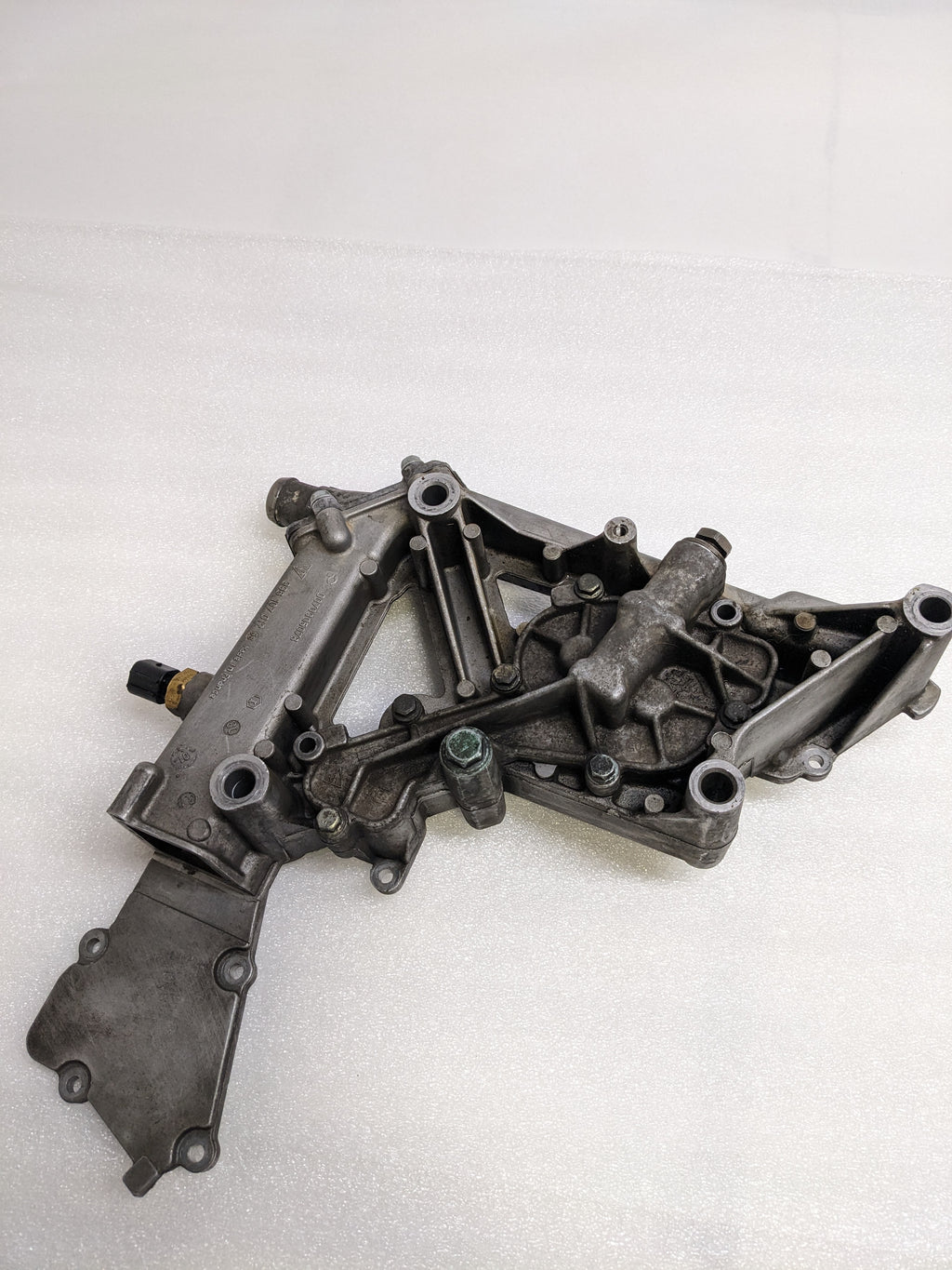 PORSCHE 996107012 ENGINE MOTOR OIL FLUID PUMP HOUSING FOR 1996-2004 BOXSTER 986 USED R21