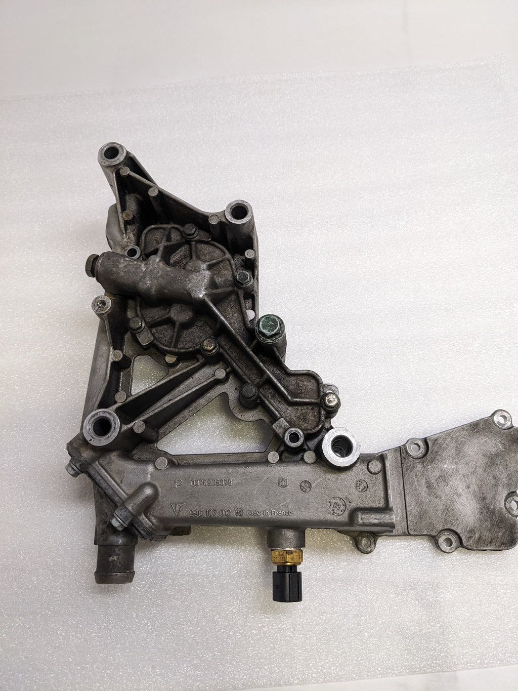 PORSCHE 996107012 ENGINE MOTOR OIL FLUID PUMP HOUSING FOR 1996-2004 BOXSTER 986 USED R21