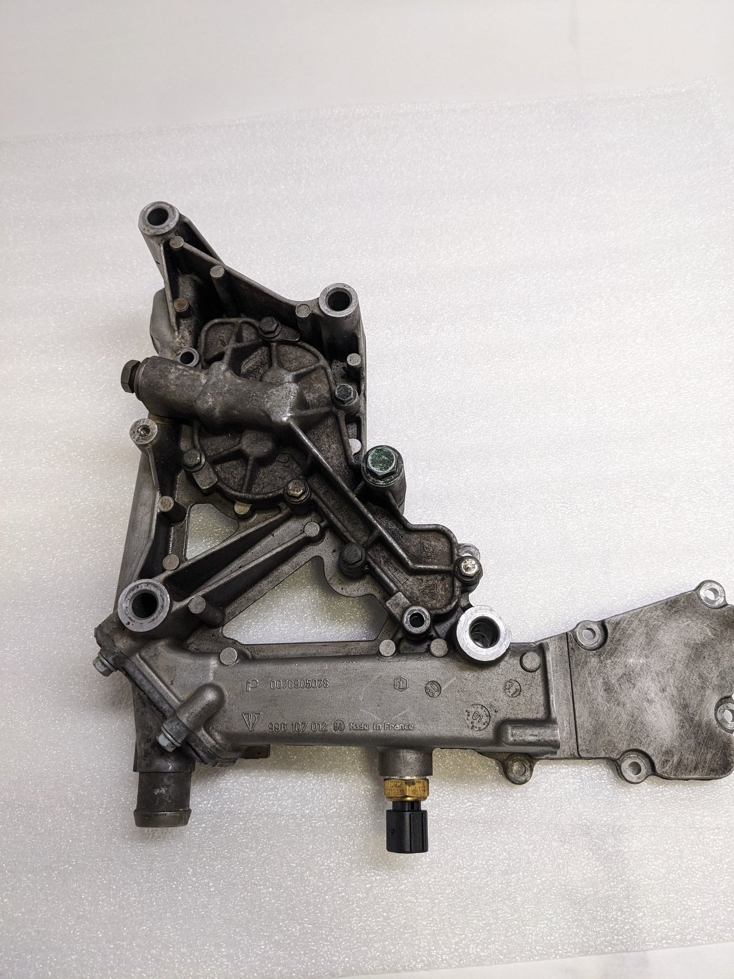 PORSCHE 996107012 ENGINE MOTOR OIL FLUID PUMP HOUSING FOR 1996-2004 BOXSTER 986 USED R21