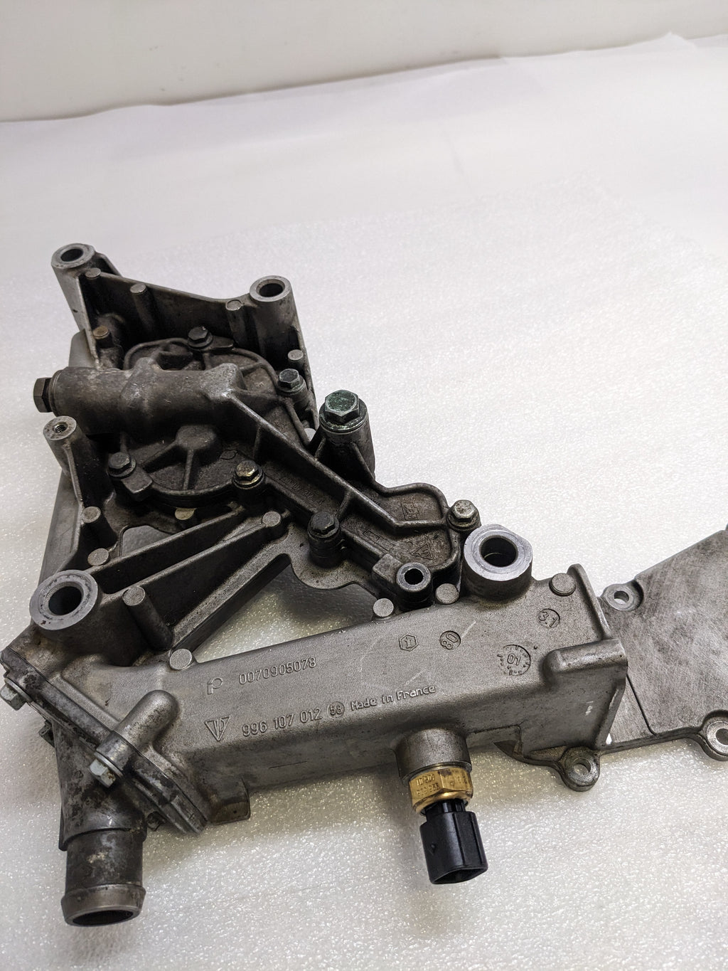 PORSCHE 996107012 ENGINE MOTOR OIL FLUID PUMP HOUSING FOR 1996-2004 BOXSTER 986 USED R21