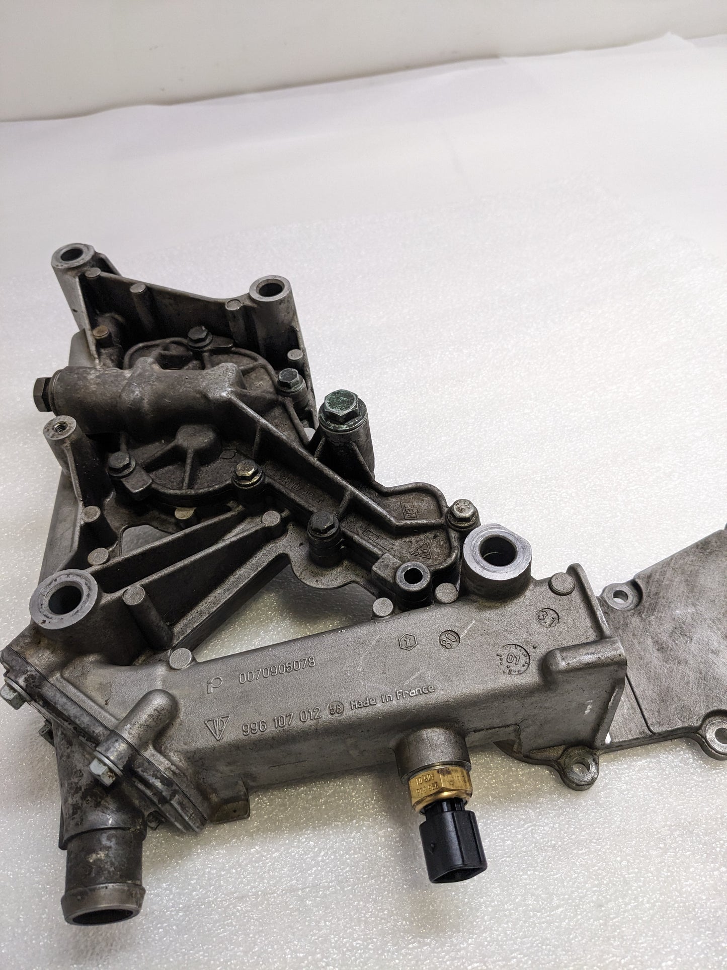 PORSCHE 996107012 ENGINE MOTOR OIL FLUID PUMP HOUSING FOR 1996-2004 BOXSTER 986 USED R21