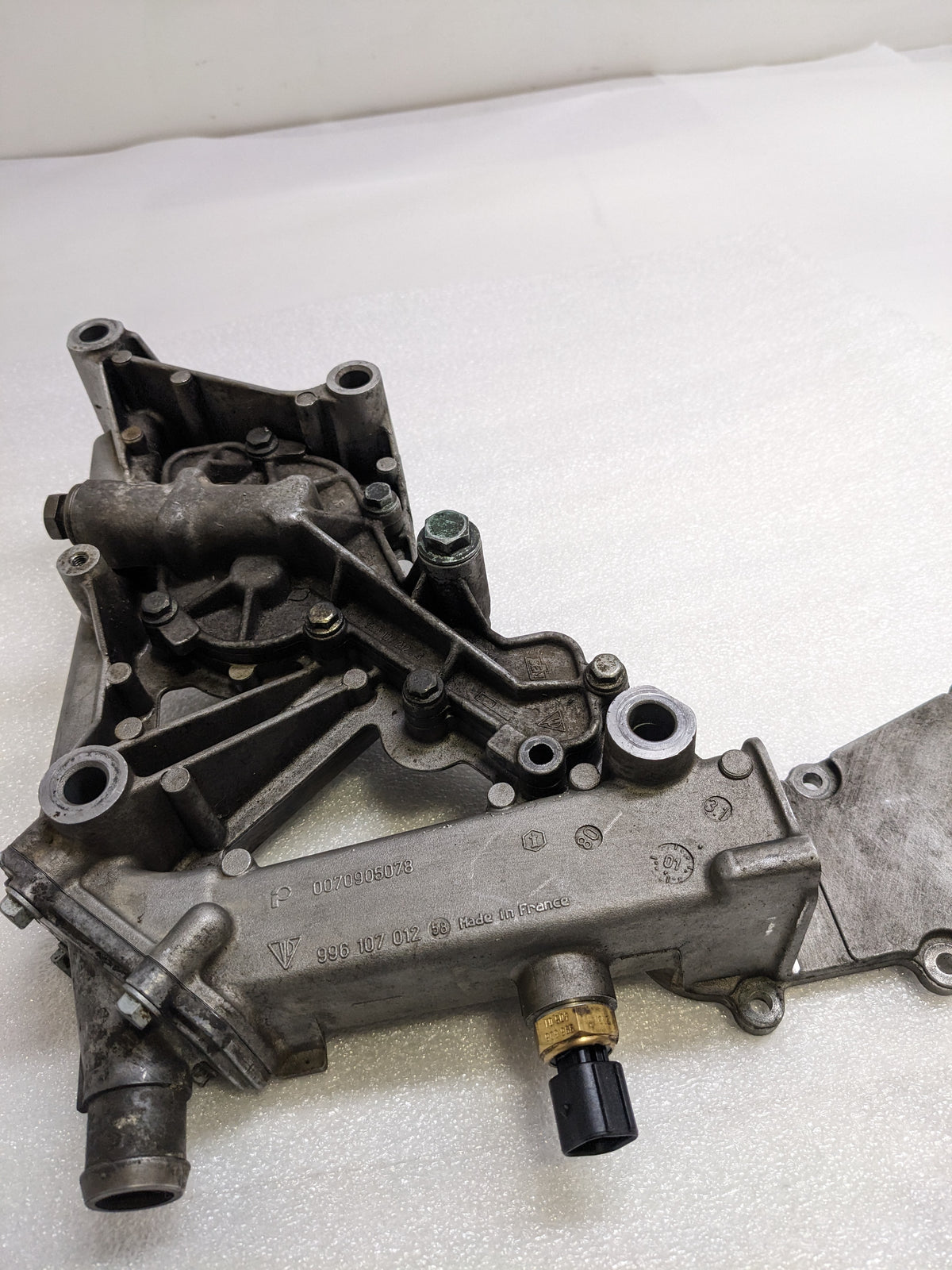 PORSCHE 996107012 ENGINE MOTOR OIL FLUID PUMP HOUSING FOR 1996-2004 BOXSTER 986 USED R21