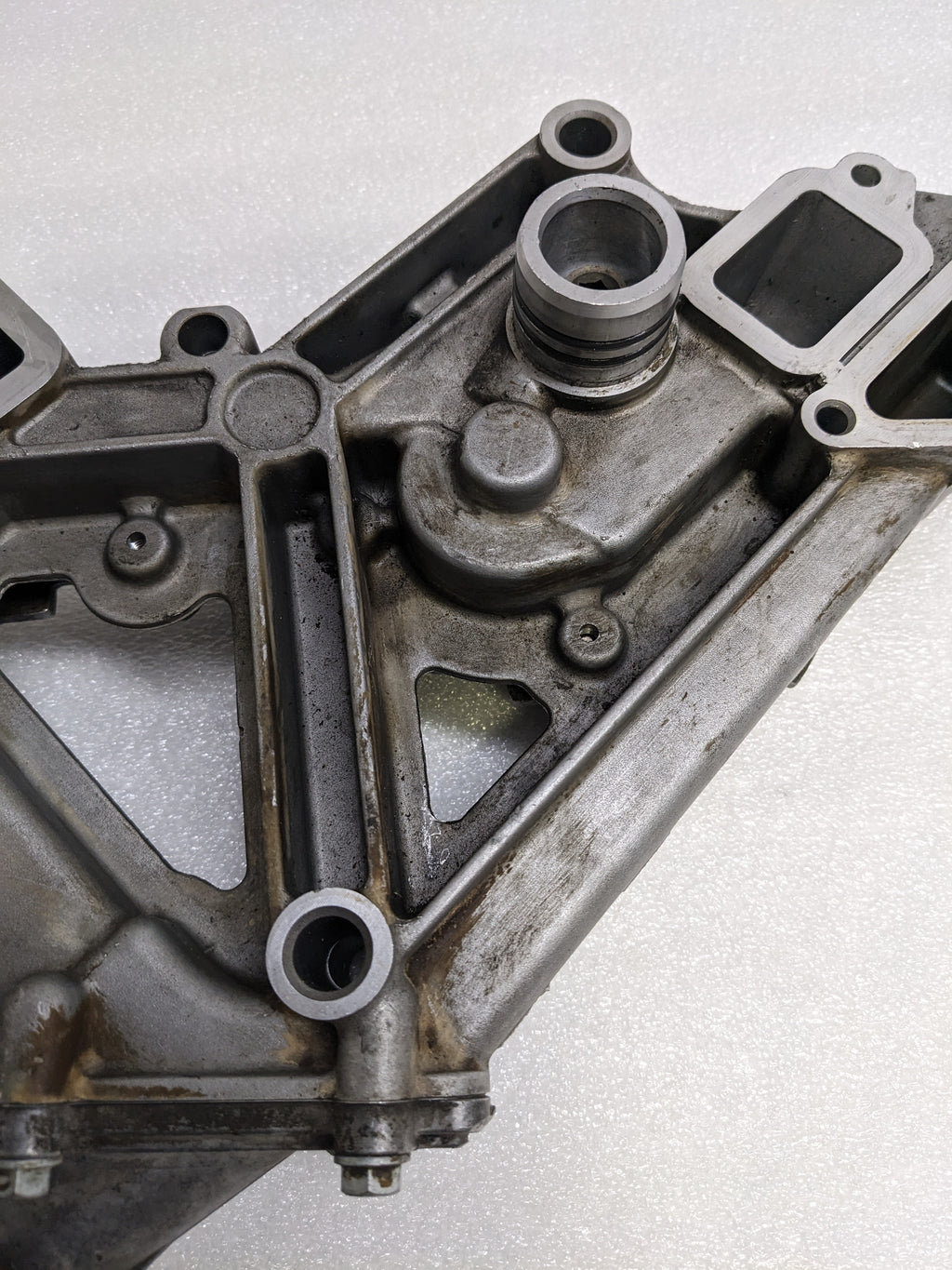 PORSCHE 996107012 ENGINE MOTOR OIL FLUID PUMP HOUSING FOR 1996-2004 BOXSTER 986 USED R21