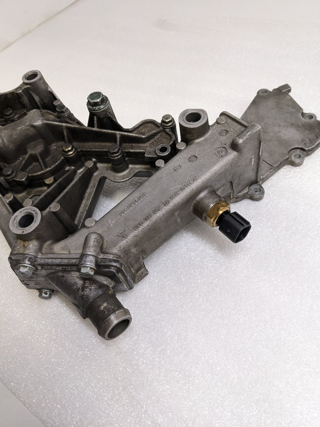 PORSCHE 996107012 ENGINE MOTOR OIL FLUID PUMP HOUSING FOR 1996-2004 BOXSTER 986 USED R21