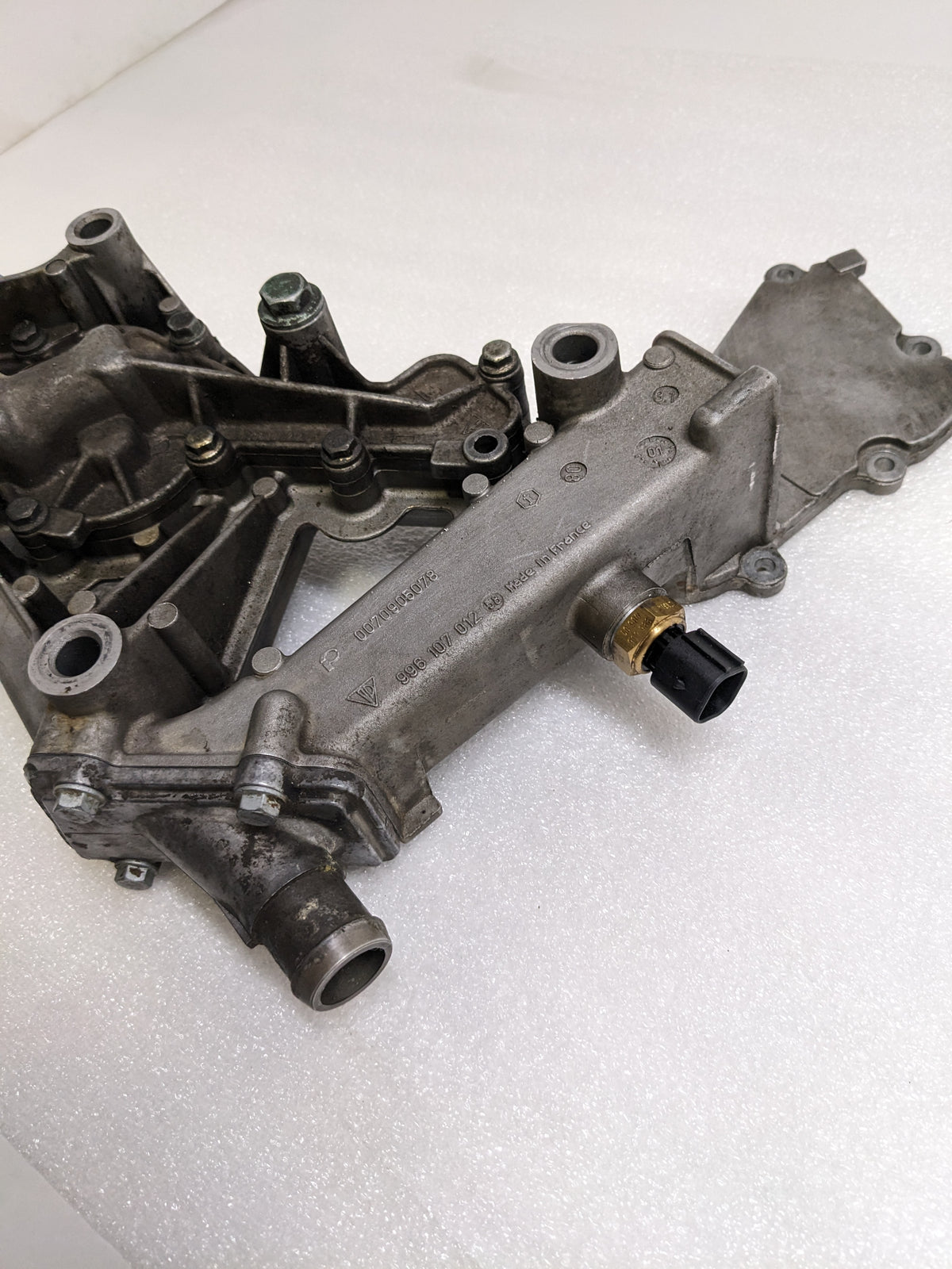 PORSCHE 996107012 ENGINE MOTOR OIL FLUID PUMP HOUSING FOR 1996-2004 BOXSTER 986 USED R21