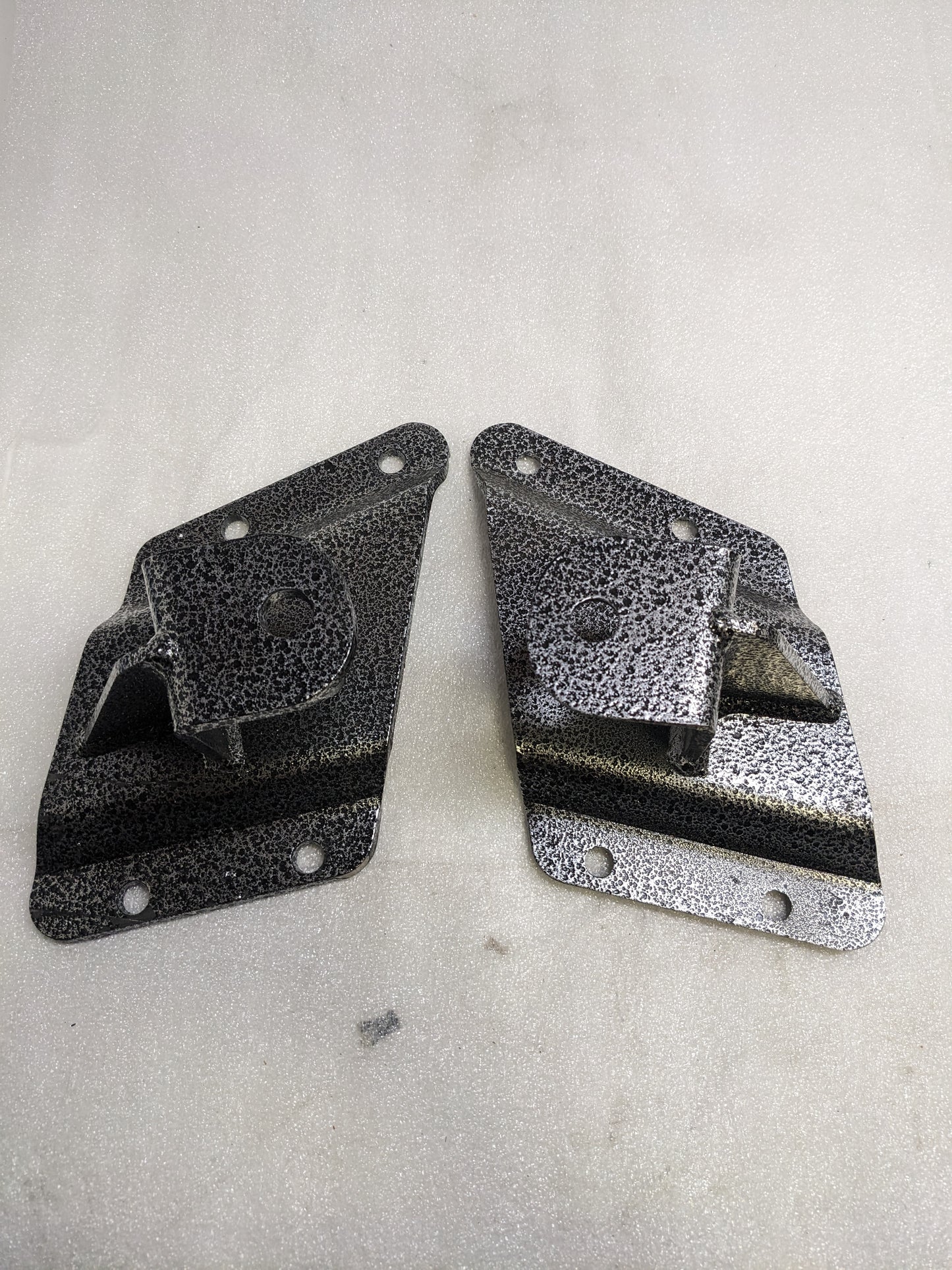 DJM SUSPENSION HS2599-4 LEAF SPRING SHACKLES AND HANGERS KIT FOR 1999-2004 CHEVY 1500 4INCH NEW SR