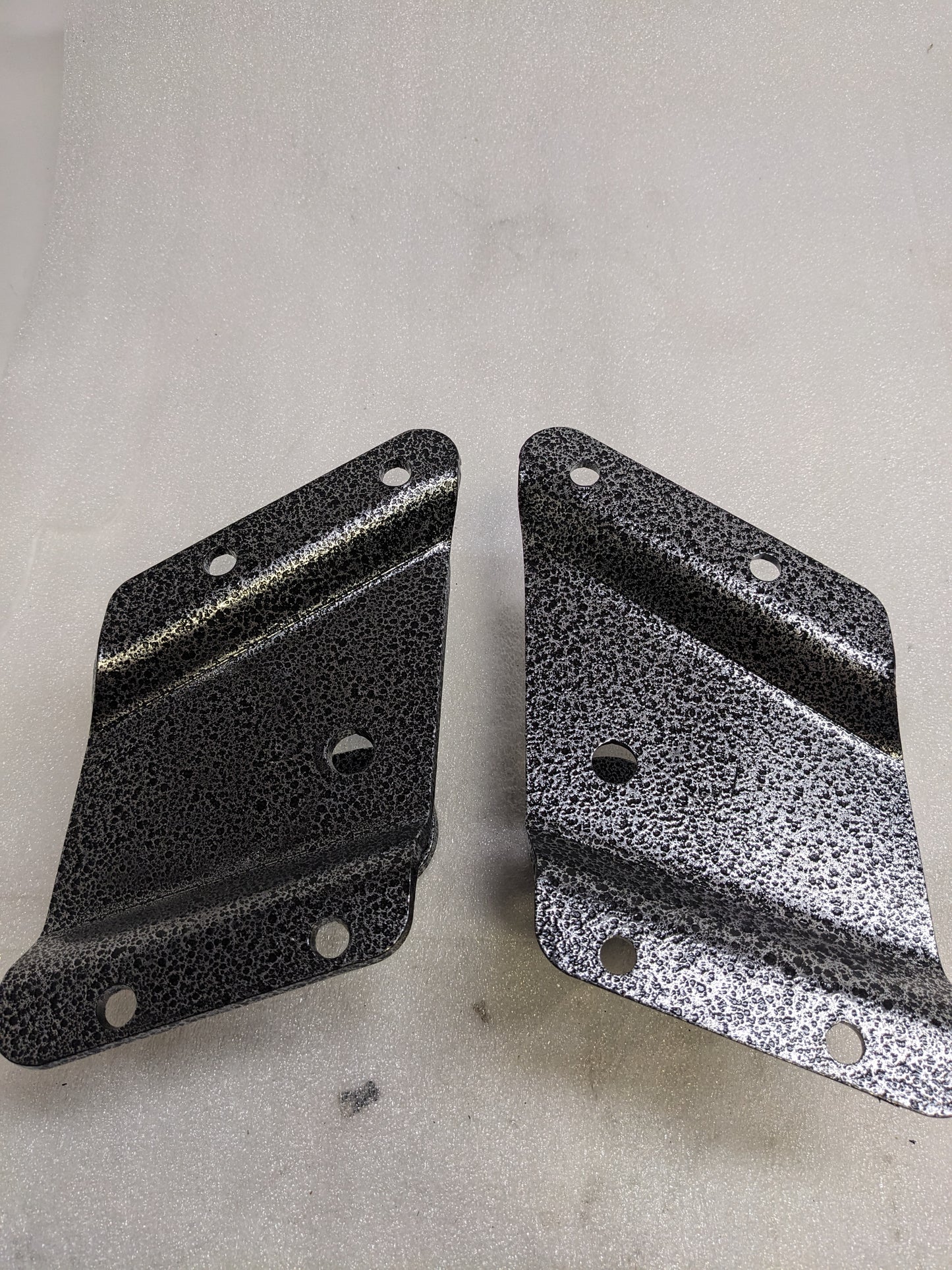 DJM SUSPENSION HS2599-4 LEAF SPRING SHACKLES AND HANGERS KIT FOR 1999-2004 CHEVY 1500 4INCH NEW SR