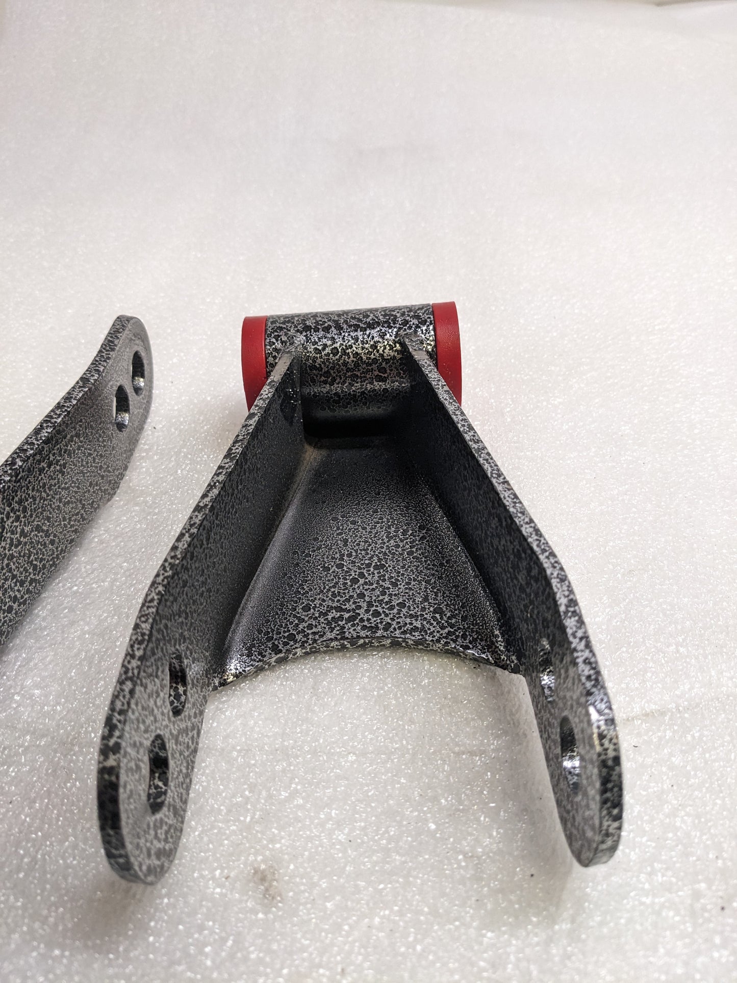 DJM SUSPENSION HS2599-4 LEAF SPRING SHACKLES AND HANGERS KIT FOR 1999-2004 CHEVY 1500 4INCH NEW SR