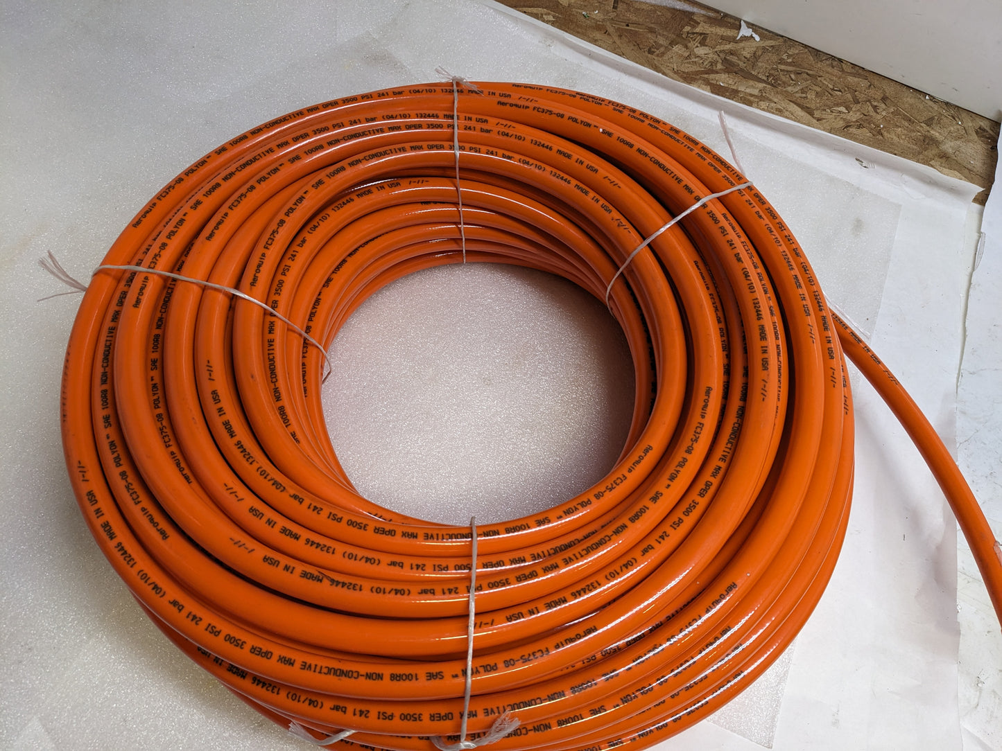 AEROQUIP FC375-08 POLYON 1/2 IN X 200 FT SAE 100R8 NON CONDUCTIVE THERMOPLASTIC HYDRAULIC HOSE 3500 PSI NEW R8