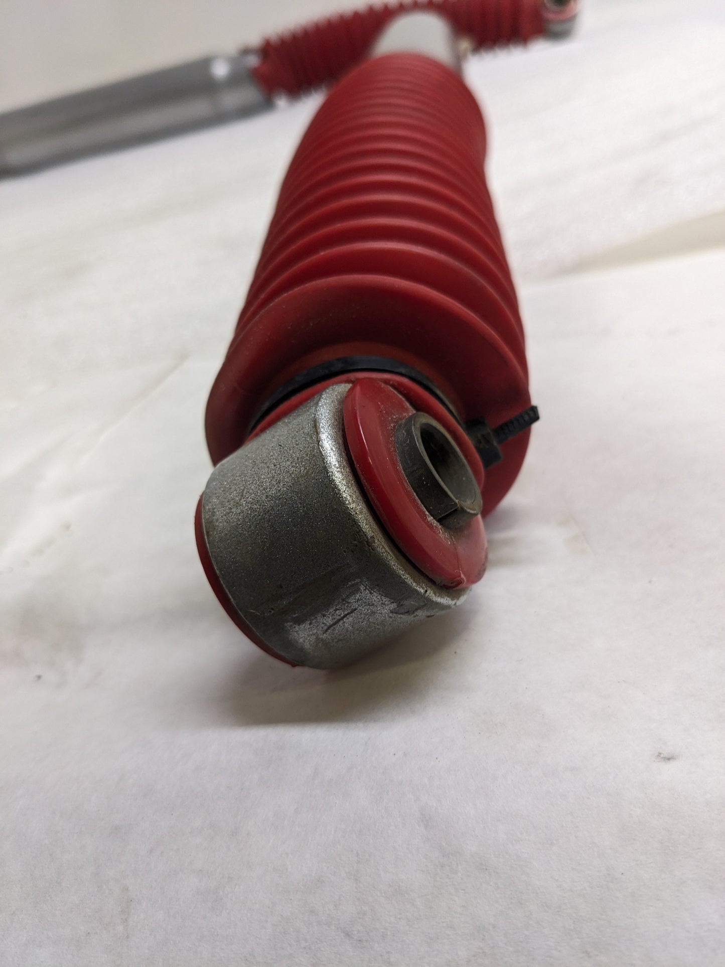 TRENDSAUTO RANCHO RS9000XL PAIR OF FRONT GAS SHOCK ABSORBERS FOR 2011-2016 FORD F250 F350 NEW SR