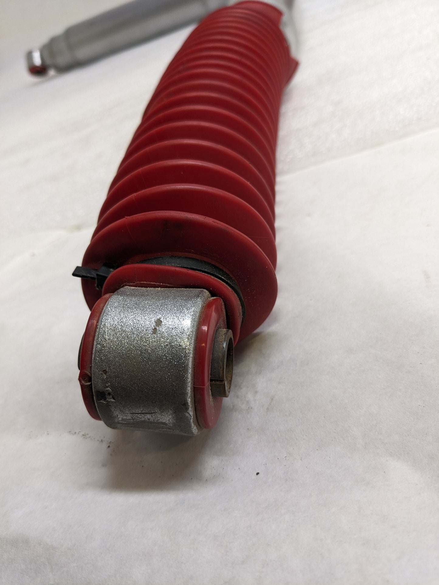 TRENDSAUTO RANCHO RS9000XL PAIR OF FRONT GAS SHOCK ABSORBERS FOR 2011-2016 FORD F250 F350 NEW SR