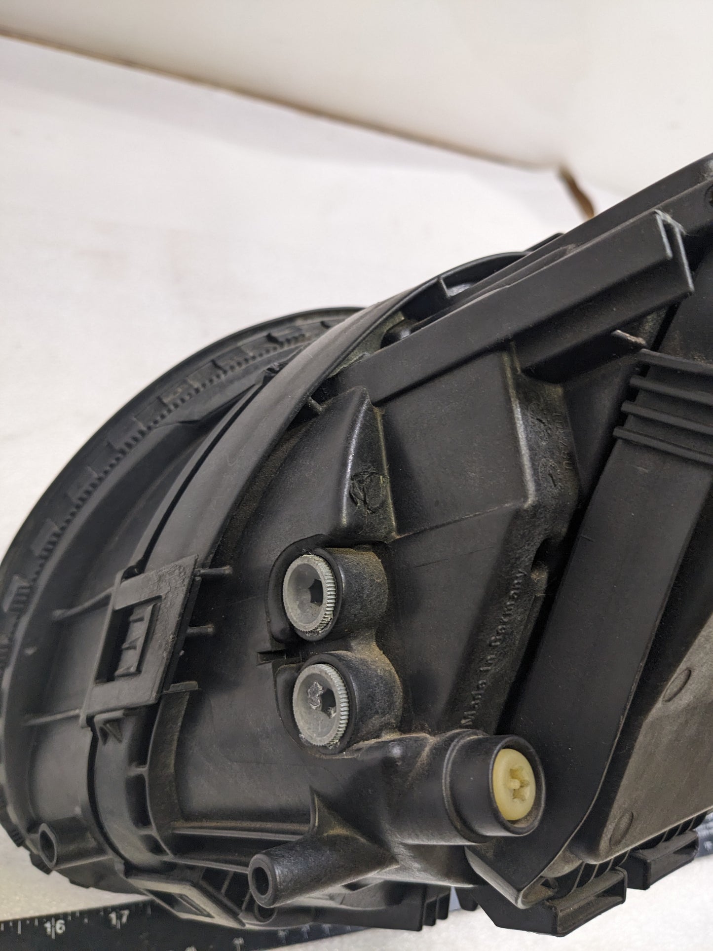 PORSCHE 99363105100 HALOGEN HEADLIGHT ASSEMBLY RIGHT FOR 1995-1998 911 CARRERA/TARGA USED R25T3