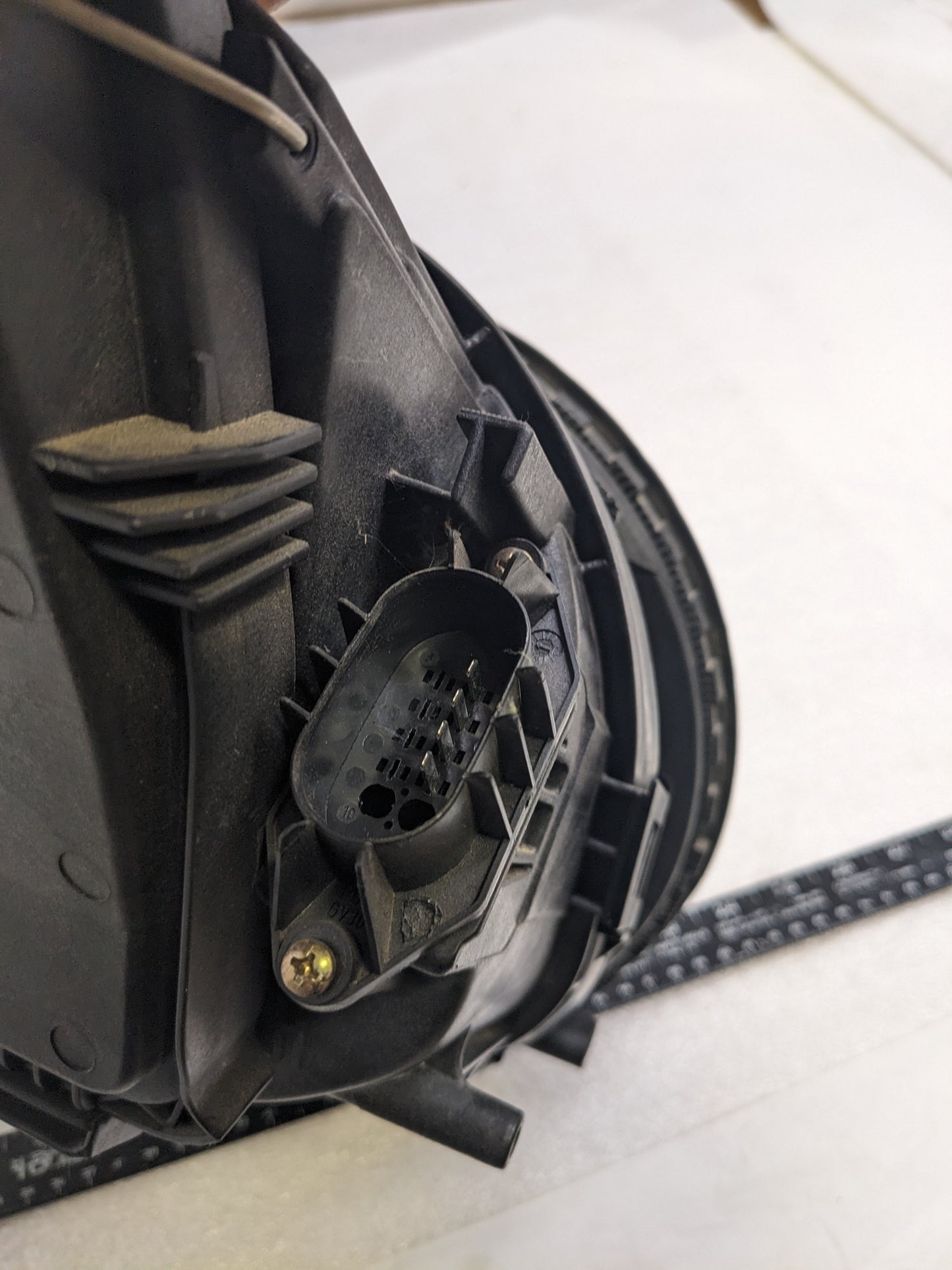 PORSCHE 99363105100 HALOGEN HEADLIGHT ASSEMBLY RIGHT FOR 1995-1998 911 CARRERA/TARGA USED R25T3