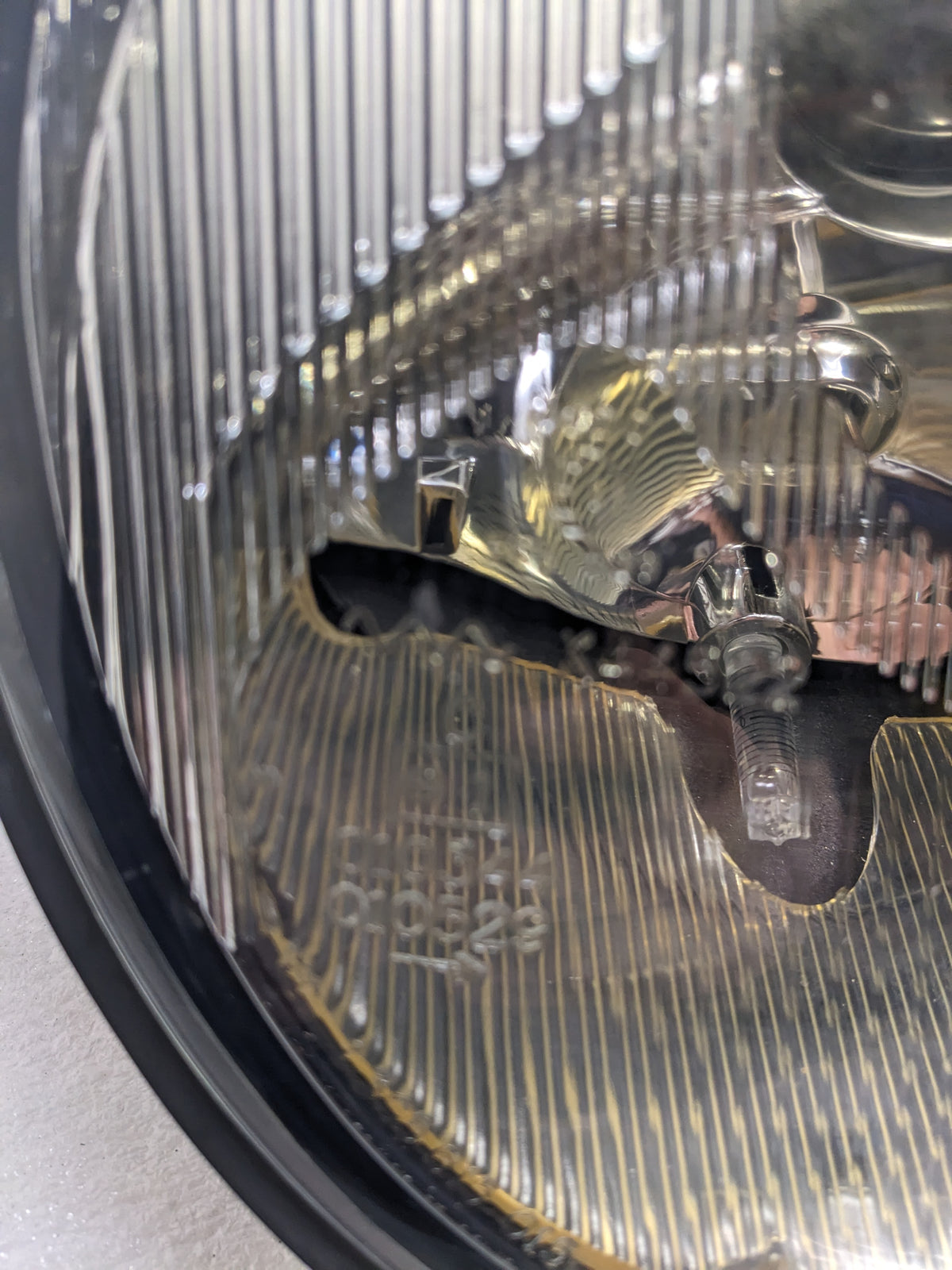 PORSCHE 99363105100 HALOGEN HEADLIGHT ASSEMBLY RIGHT FOR 1995-1998 911 CARRERA/TARGA USED R25T3
