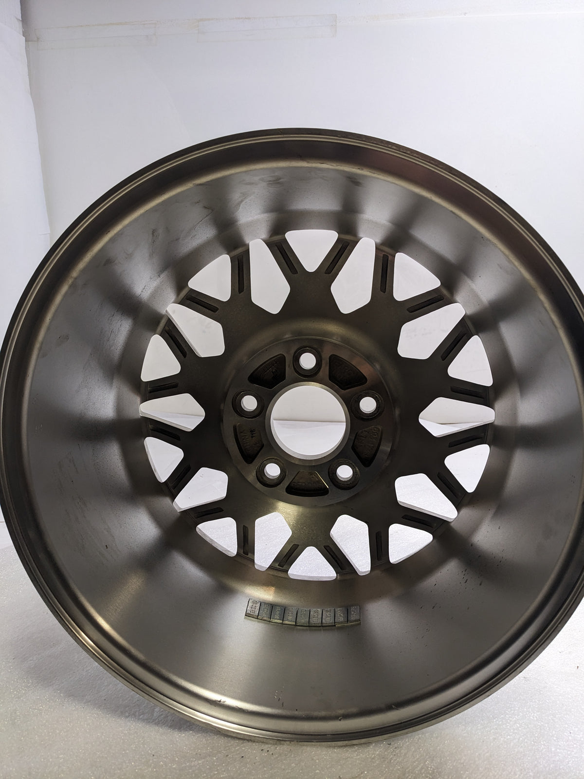 YEAR ONE 3508934G SNOWFLAKE 17X9 5X4.75 3MM POWDER COAT & CHROME GOLD WHEEL NEW B2