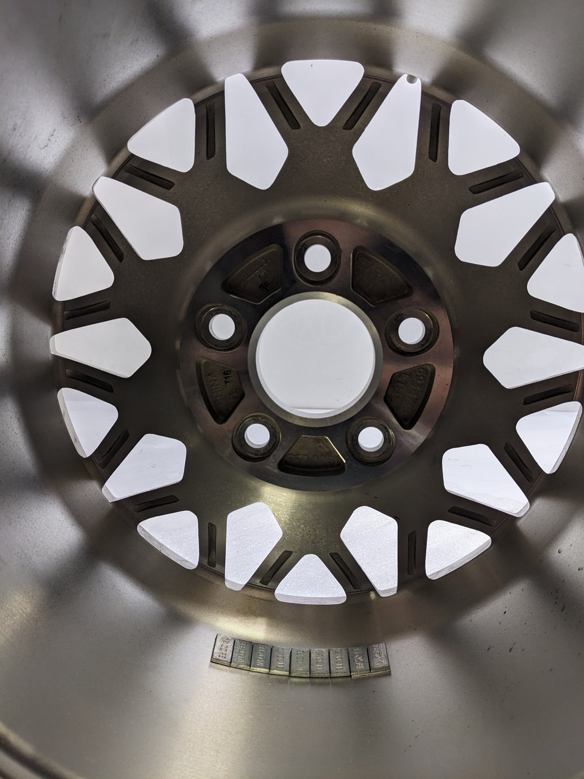 YEAR ONE 3508934G SNOWFLAKE 17X9 5X4.75 3MM POWDER COAT & CHROME GOLD WHEEL NEW B2