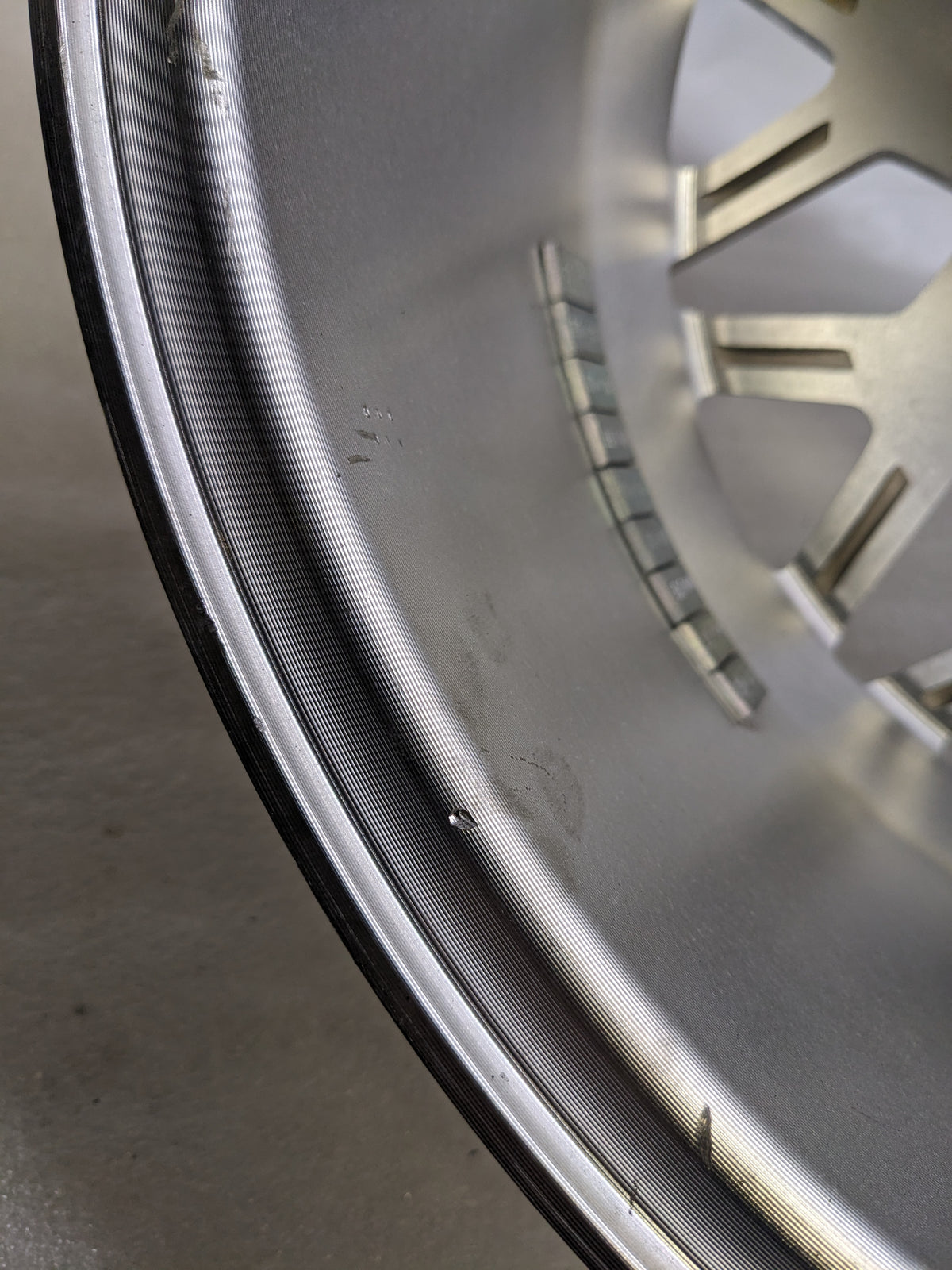 YEAR ONE 3508934G SNOWFLAKE 17X9 5X4.75 3MM POWDER COAT & CHROME GOLD WHEEL NEW B2