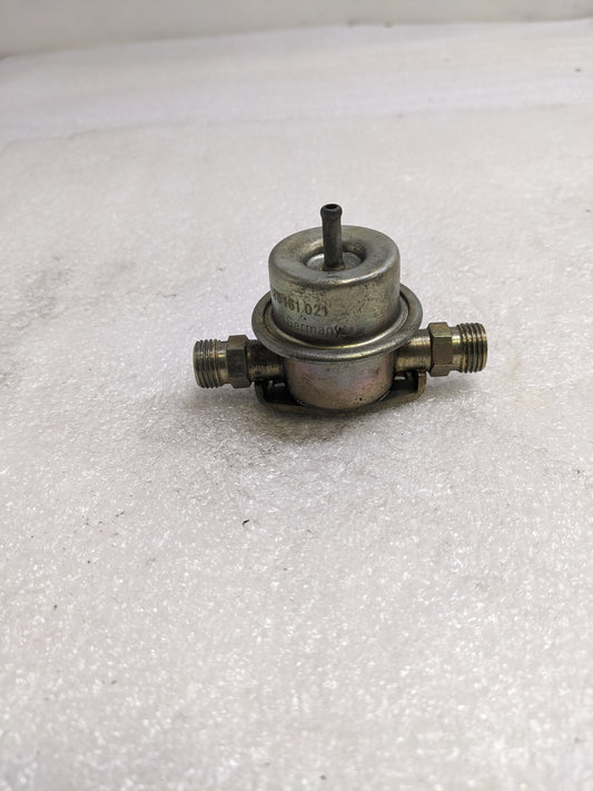 BOSCH 0280161021 FUEL PRESSURE DAMPER FOR 1984-1989 PORSCHE 911 CARRERA TARGA/COUPE/CONVERTIBLE USED R23T2