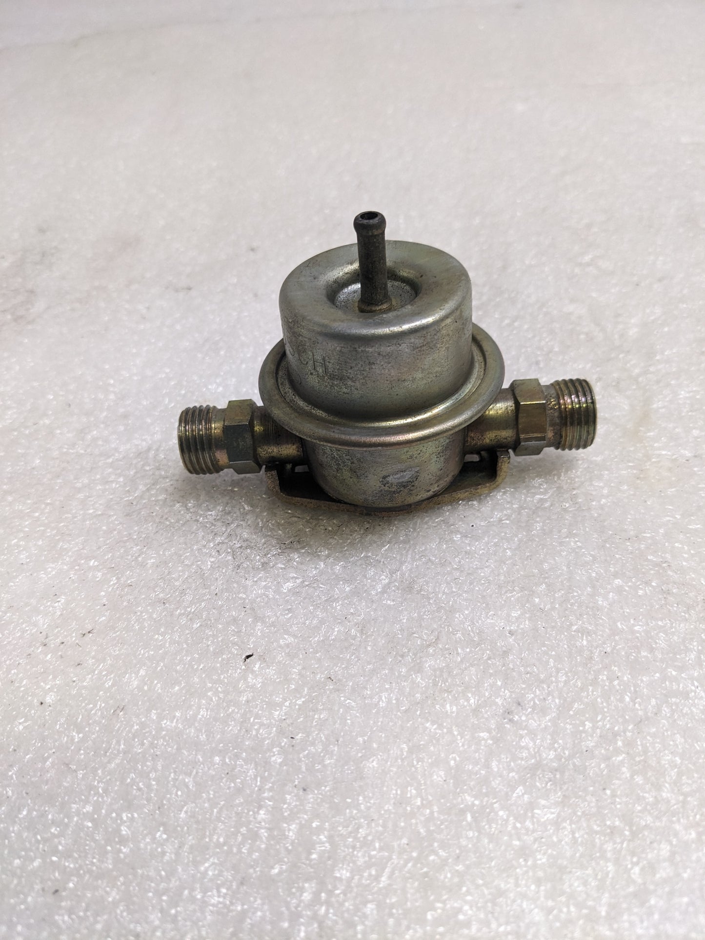 BOSCH 0280161021 FUEL PRESSURE DAMPER FOR 1984-1989 PORSCHE 911 CARRERA TARGA/COUPE/CONVERTIBLE USED R23T2