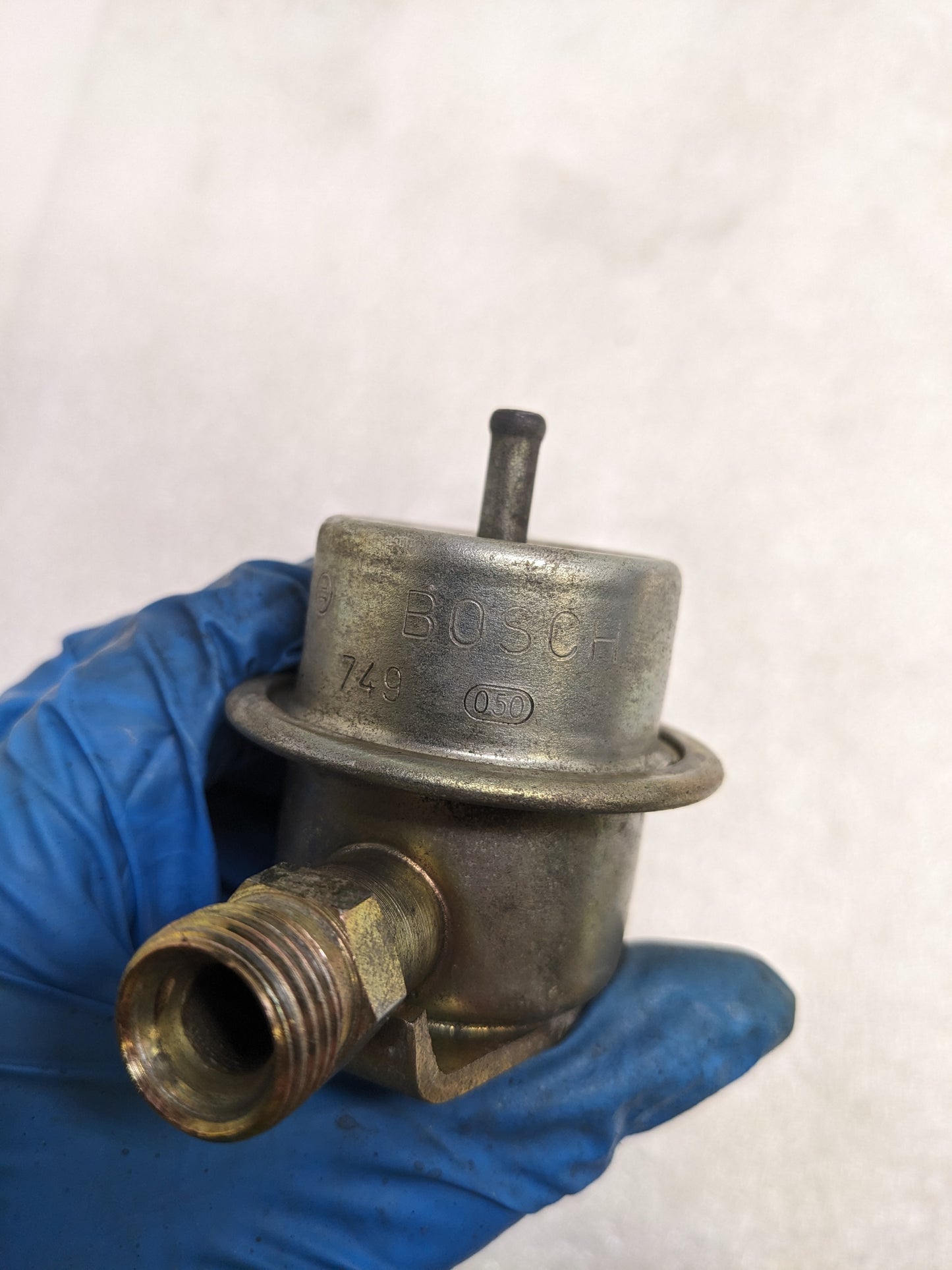 BOSCH 0280161021 FUEL PRESSURE DAMPER FOR 1984-1989 PORSCHE 911 CARRERA TARGA/COUPE/CONVERTIBLE USED R23T2