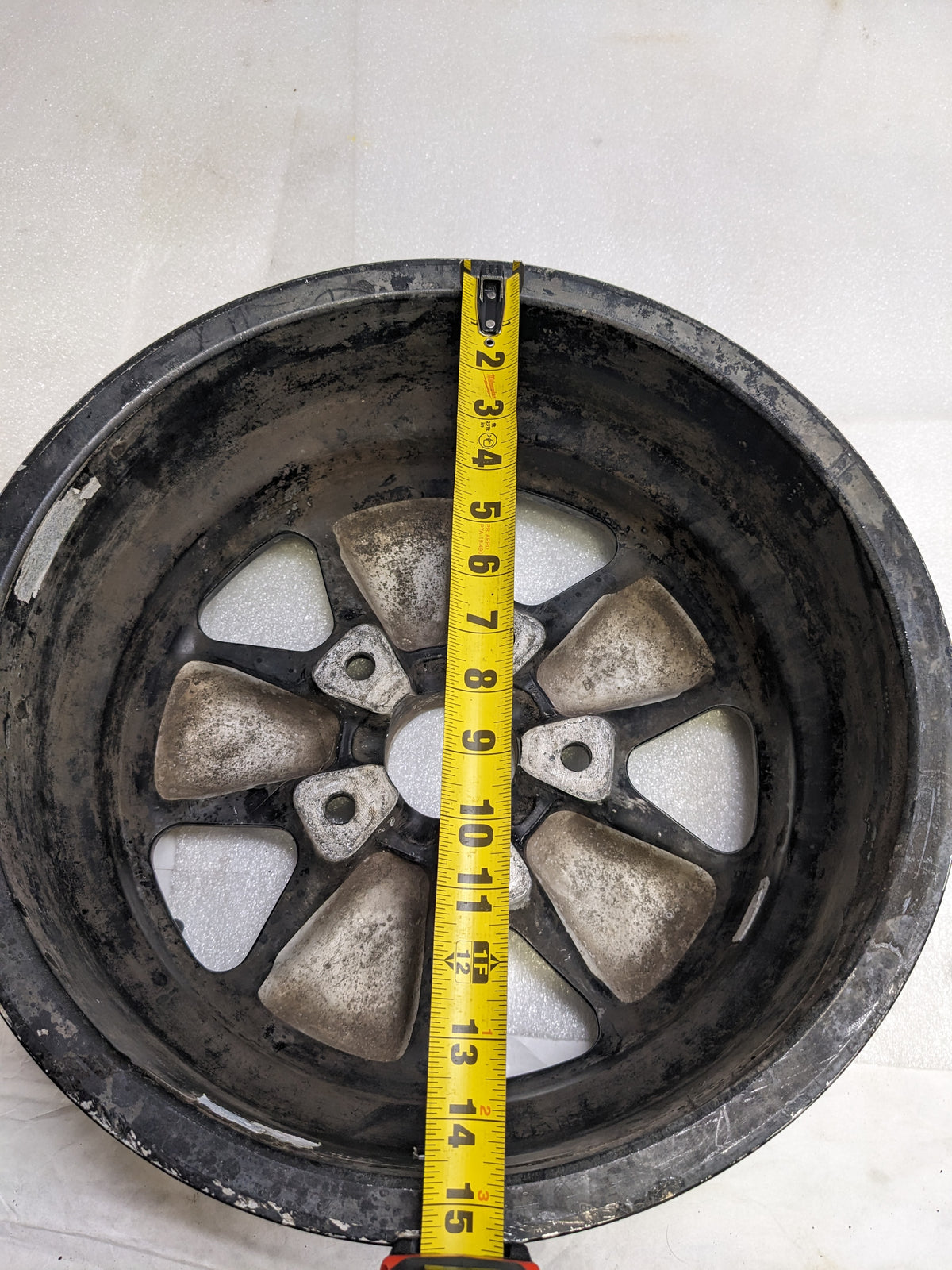 PORSCHE 6X15 IN 5 LUG 38MM OFFSET WHEEL SET FOR 912/911 USED B2