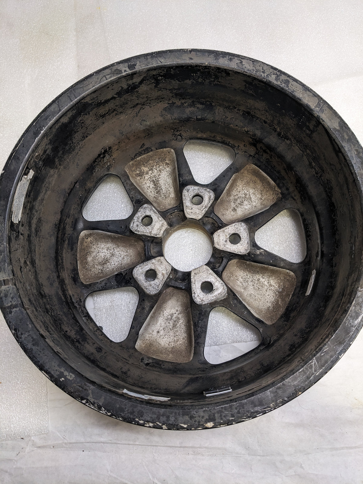 PORSCHE 6X15 IN 5 LUG 38MM OFFSET WHEEL SET FOR 912/911 USED B2