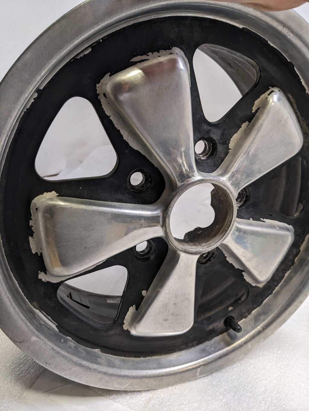 PORSCHE 6X15 IN 5 LUG 38MM OFFSET WHEEL SET FOR 912/911 USED B2