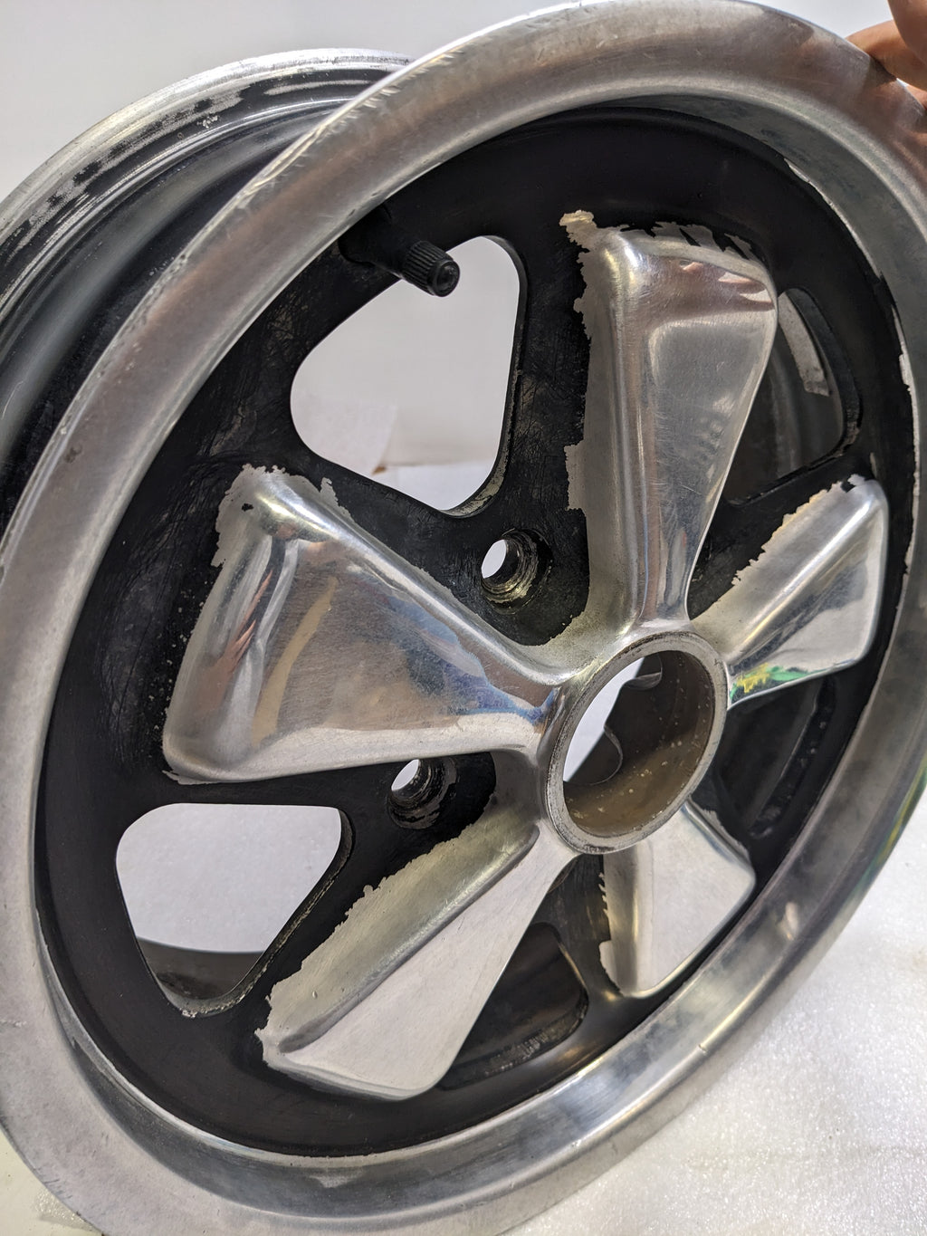 PORSCHE 6X15 IN 5 LUG 38MM OFFSET WHEEL SET FOR 912/911 USED B2