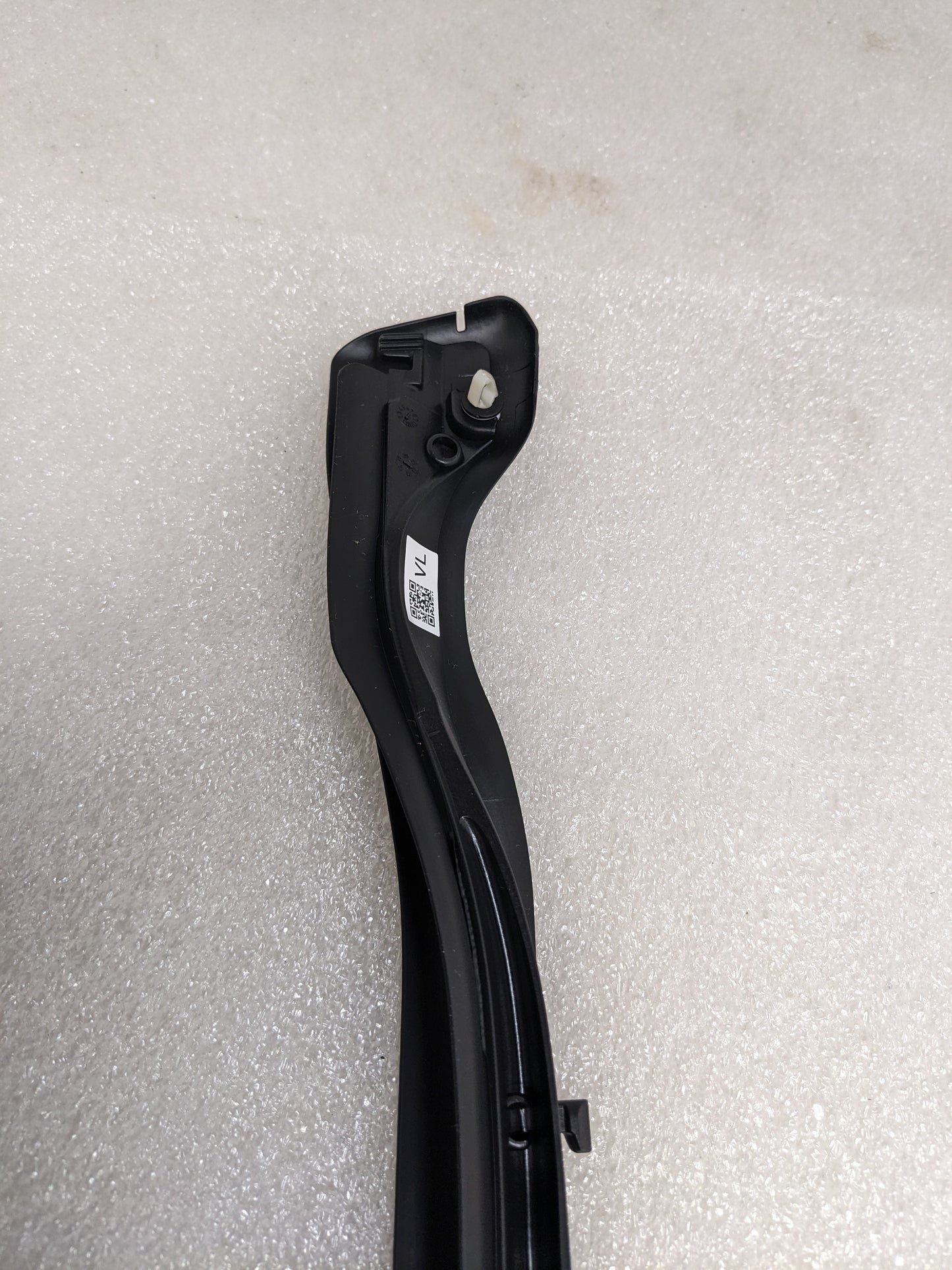 PORSCHE 9J1837639 DOOR SEAL SILL LH LOWER FOR 2020-2023 TAYCAN NEW R20