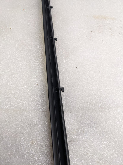 PORSCHE 9J1837639 DOOR SEAL SILL LH LOWER FOR 2020-2023 TAYCAN NEW R20